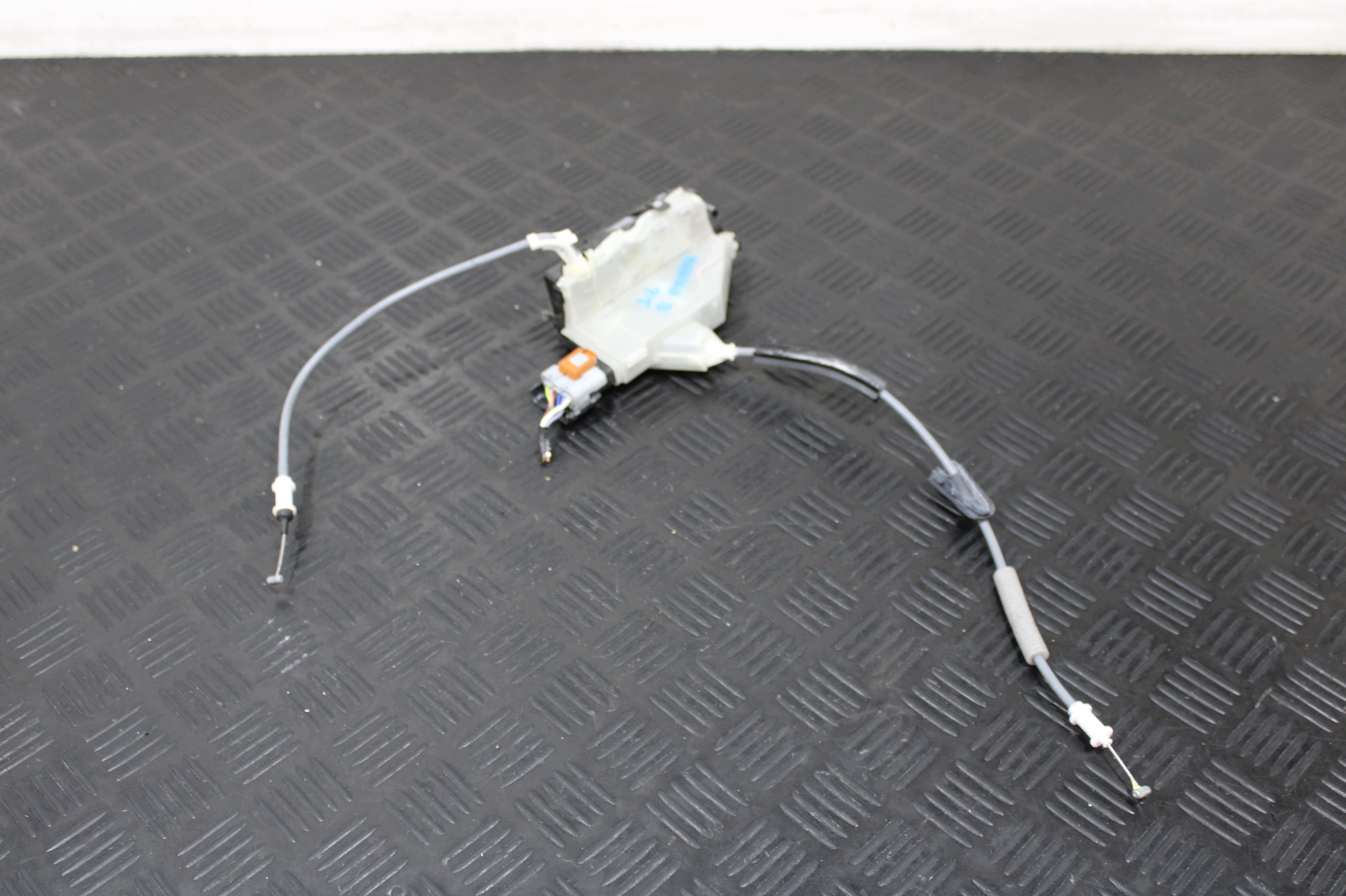lock door right rear part 444537 OPEL MOKKA B II 2