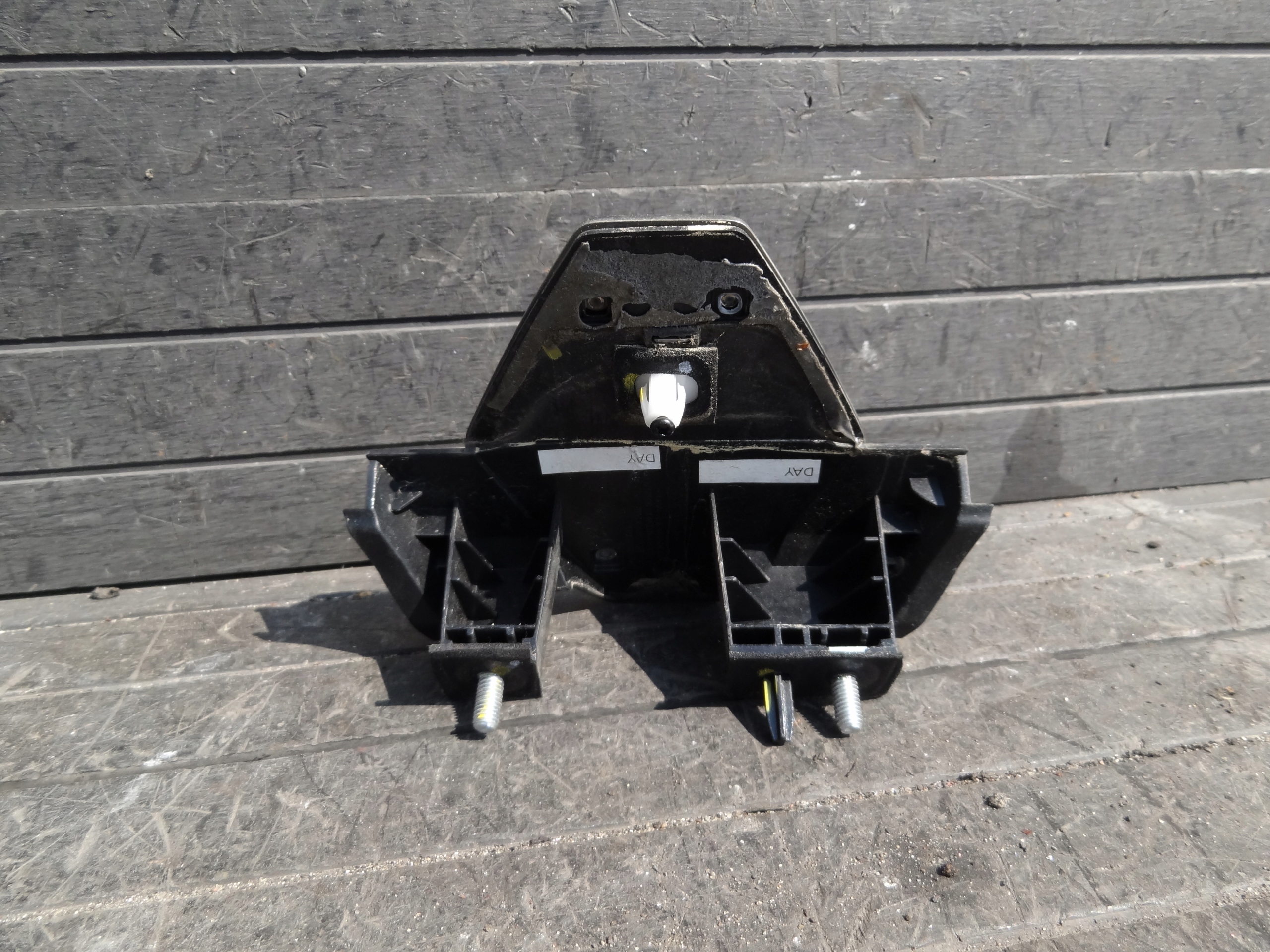 RENAULT ARKANA 2022 ZNACZEK LOGO EMBLEMAT KLAPY BAGAZNIKA ORYGINAL Marka Renault