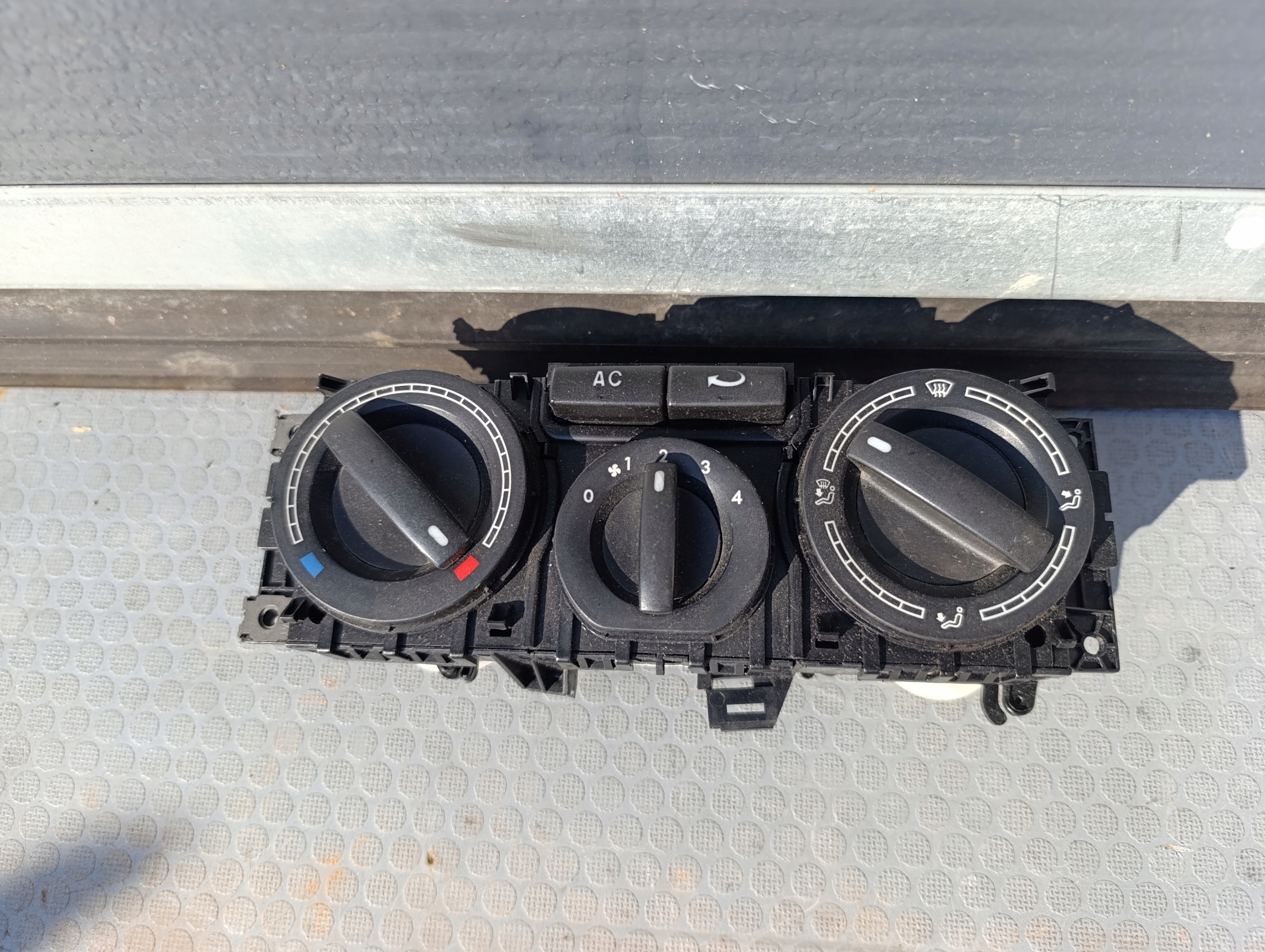 VW T5 2.5 TDI Unite commande clima Contrôle Bouches buses 7H0820045AC9B9