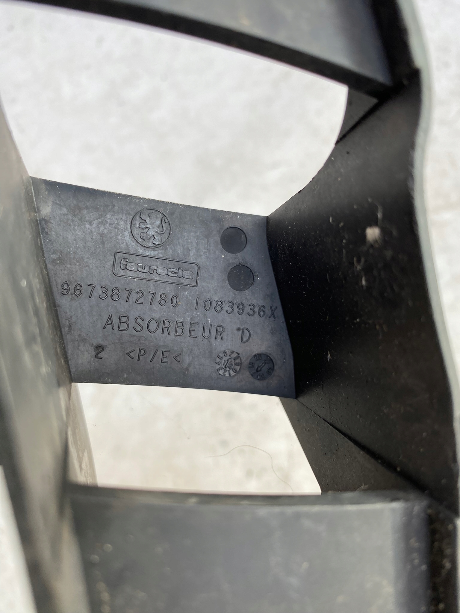 PEUGEOT 208 et LIFT 15- Support Console Droite Avant Avant