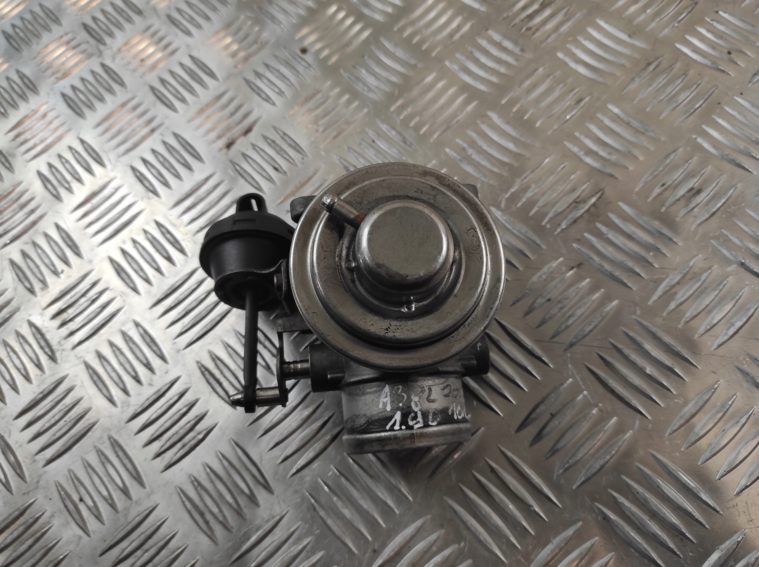 throttle flap air AUDI A3 8L 1.9 TDI 101 KM