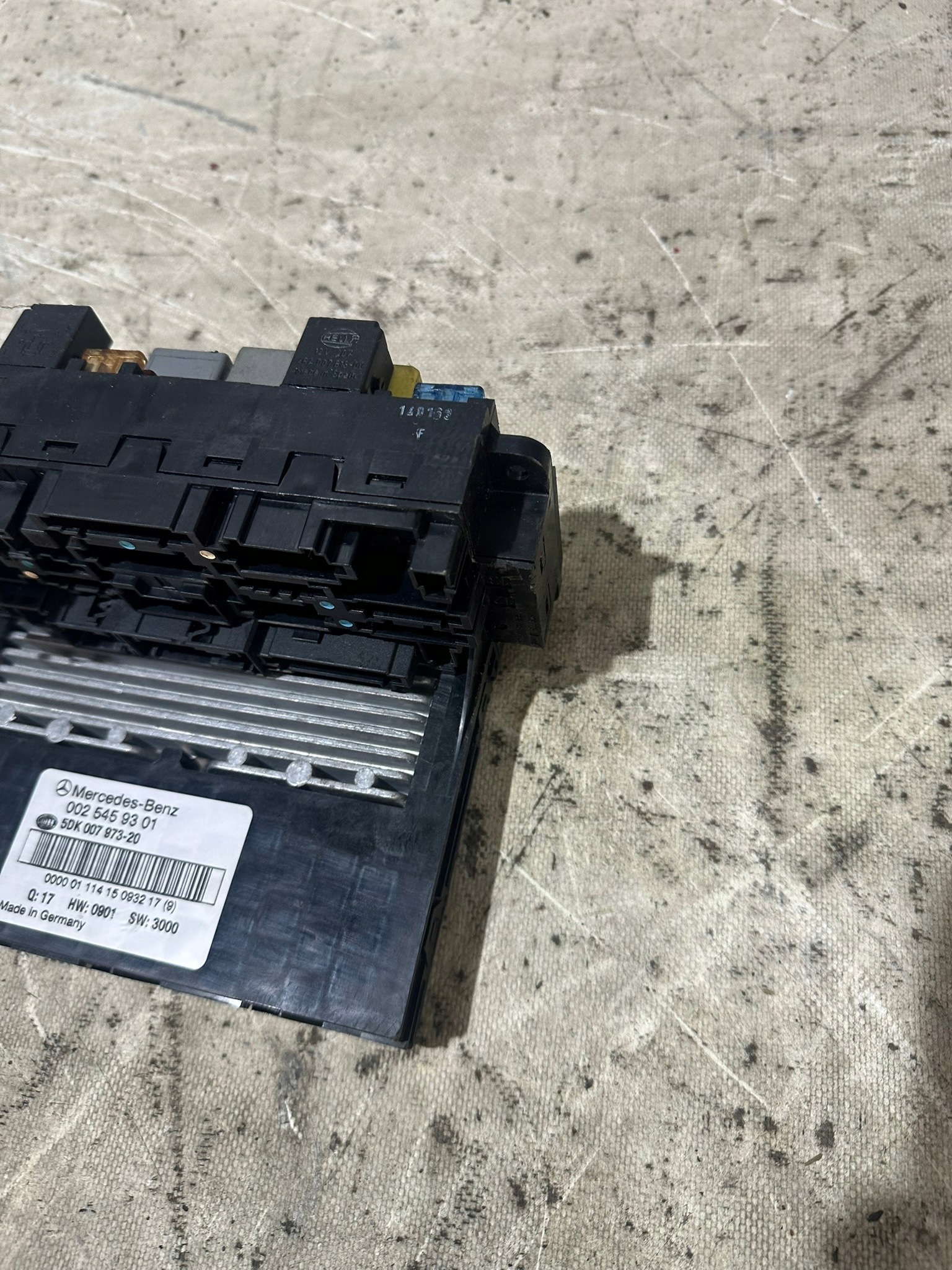 fuse box MERCEDES C-class W203 1.8B 0025459301