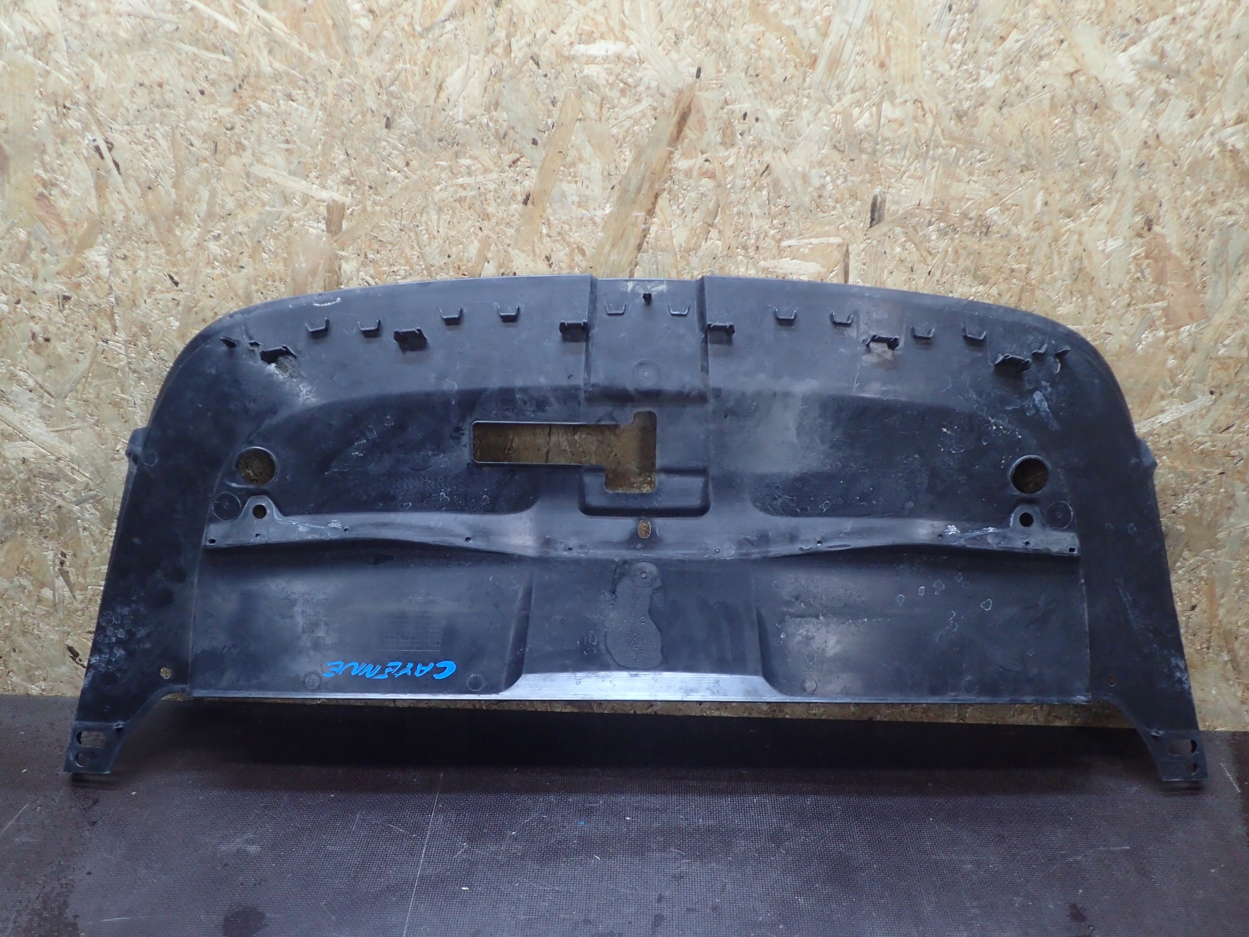 support panel for radiators cover of a lock PORSCHE CAYENNE