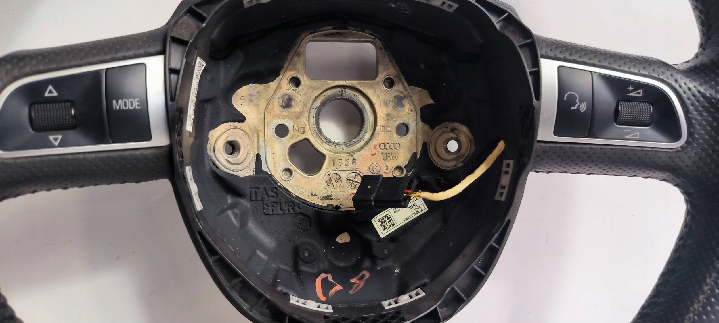 руль Audi OE 8K0419091BB