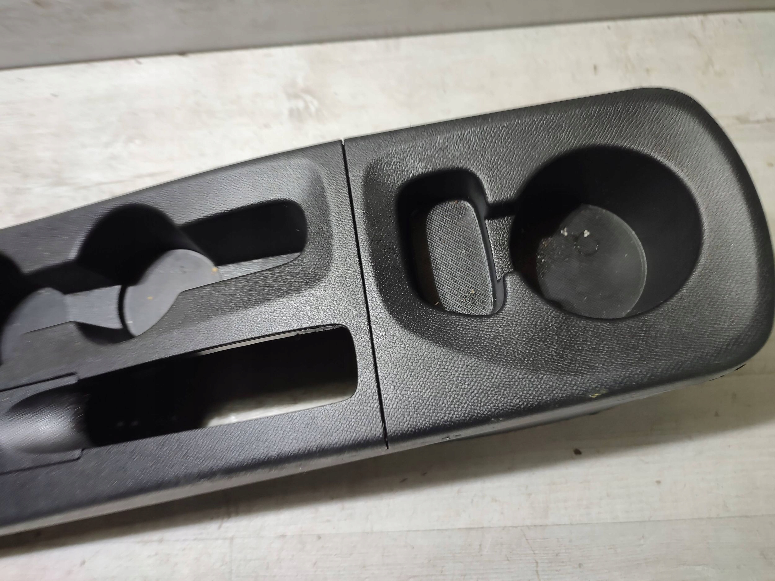 Opel Corsa F 2020 Tunel mitte