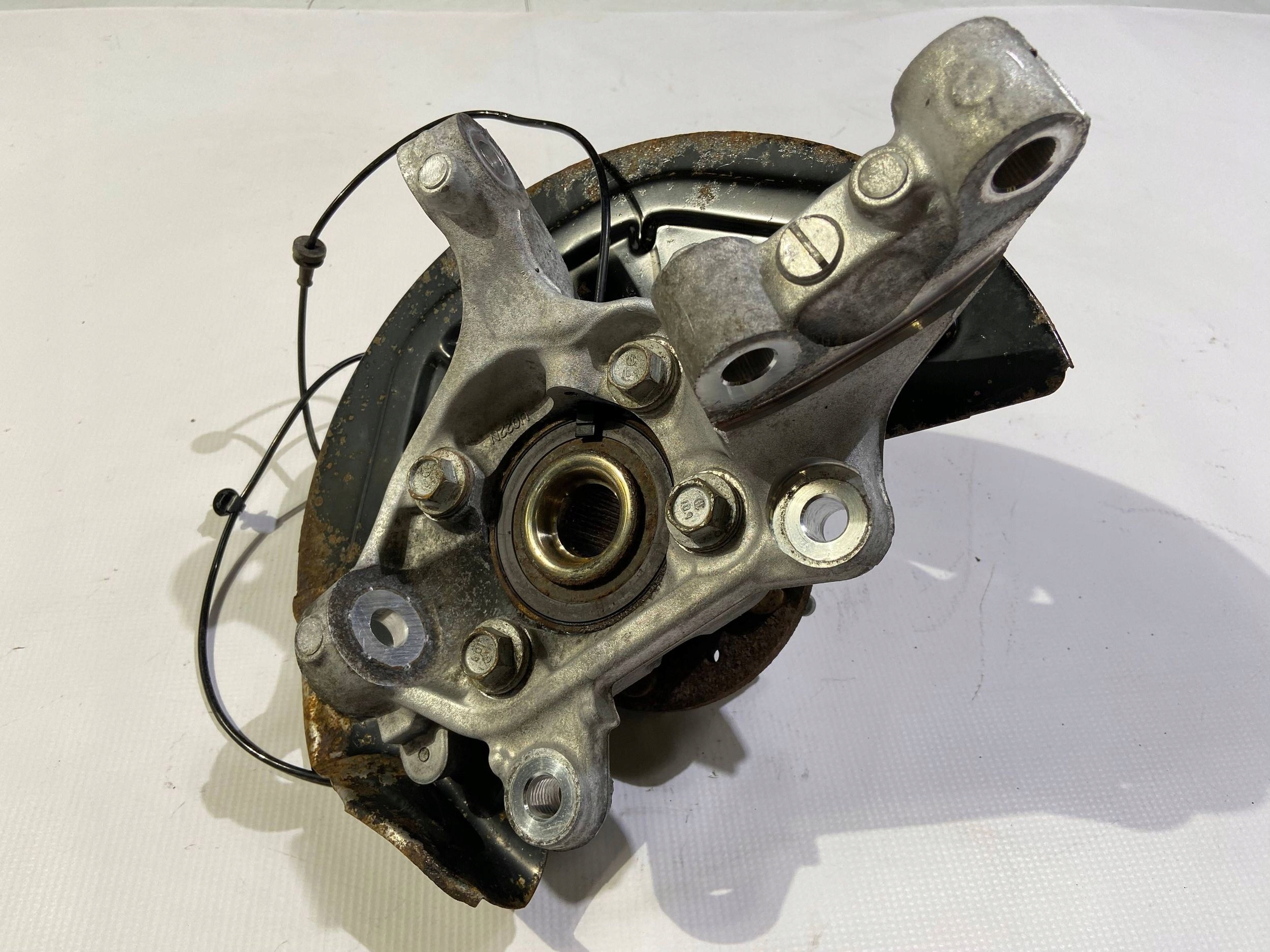otoč čepu předek přední levá snímač ABS Ford Explorer 2011