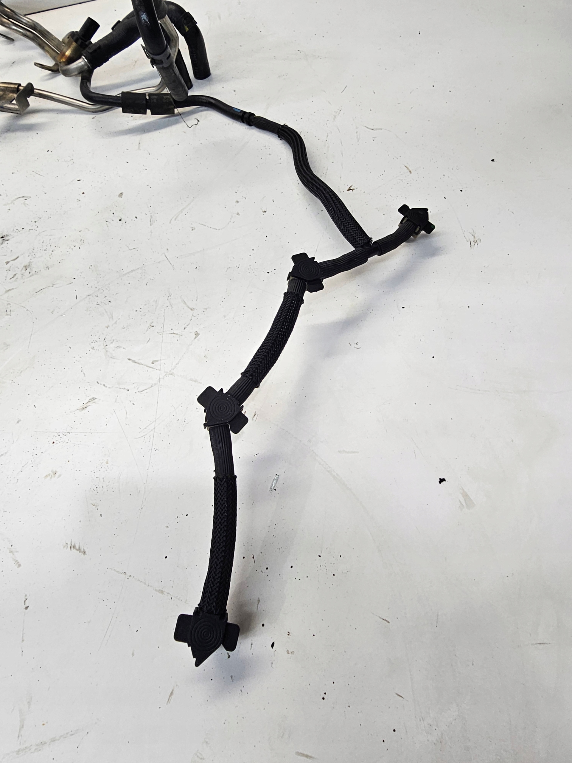 PRIJENOS CRIJEVA GORIVA AUDI A4 B9 A5 2.0 TDI 8W0201214AE