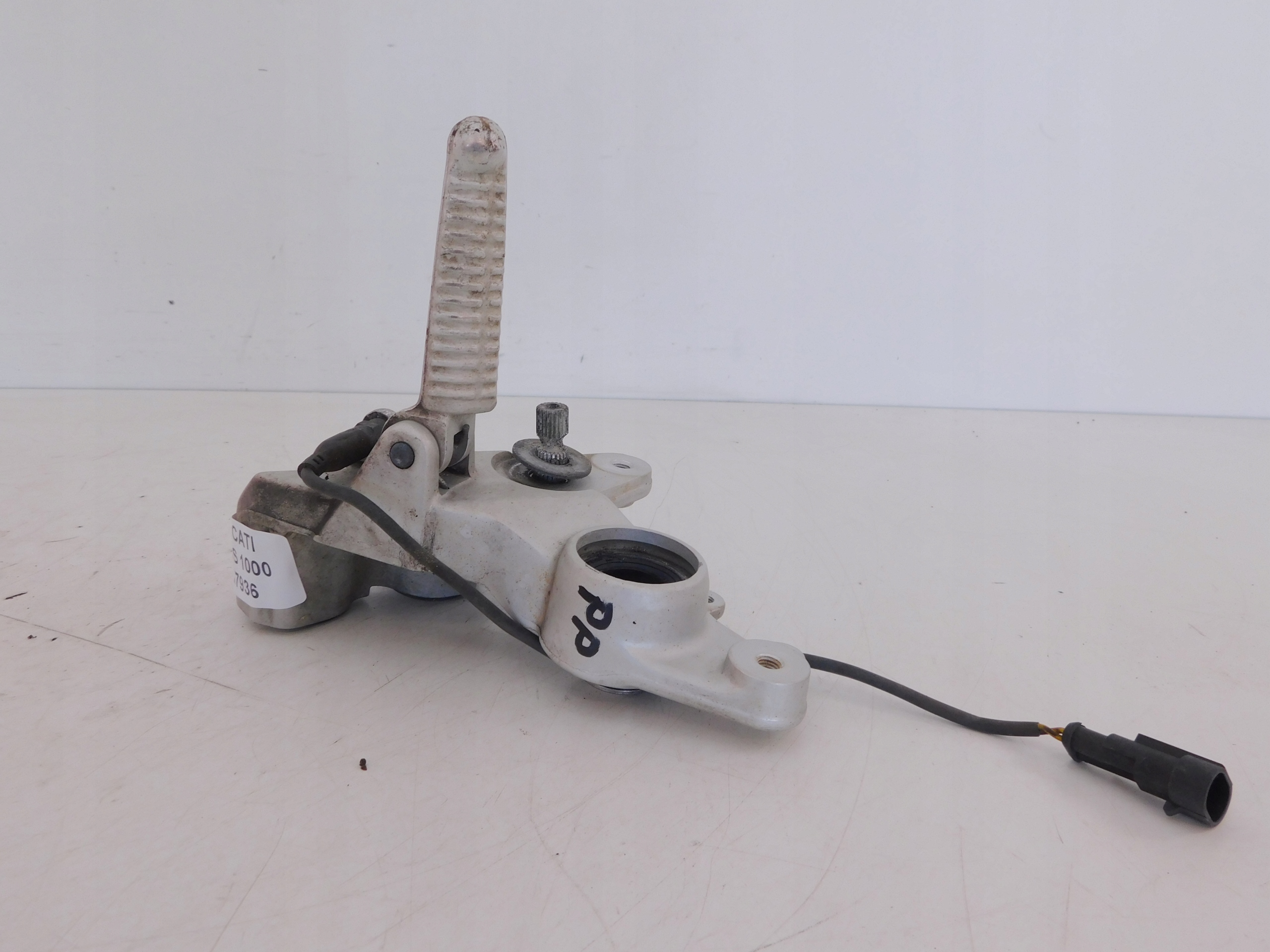 DUCATI MTS 1000 НАБОР ДЛЯ НОГ ВОДИТЕЛЯ ПРАВЫЙ