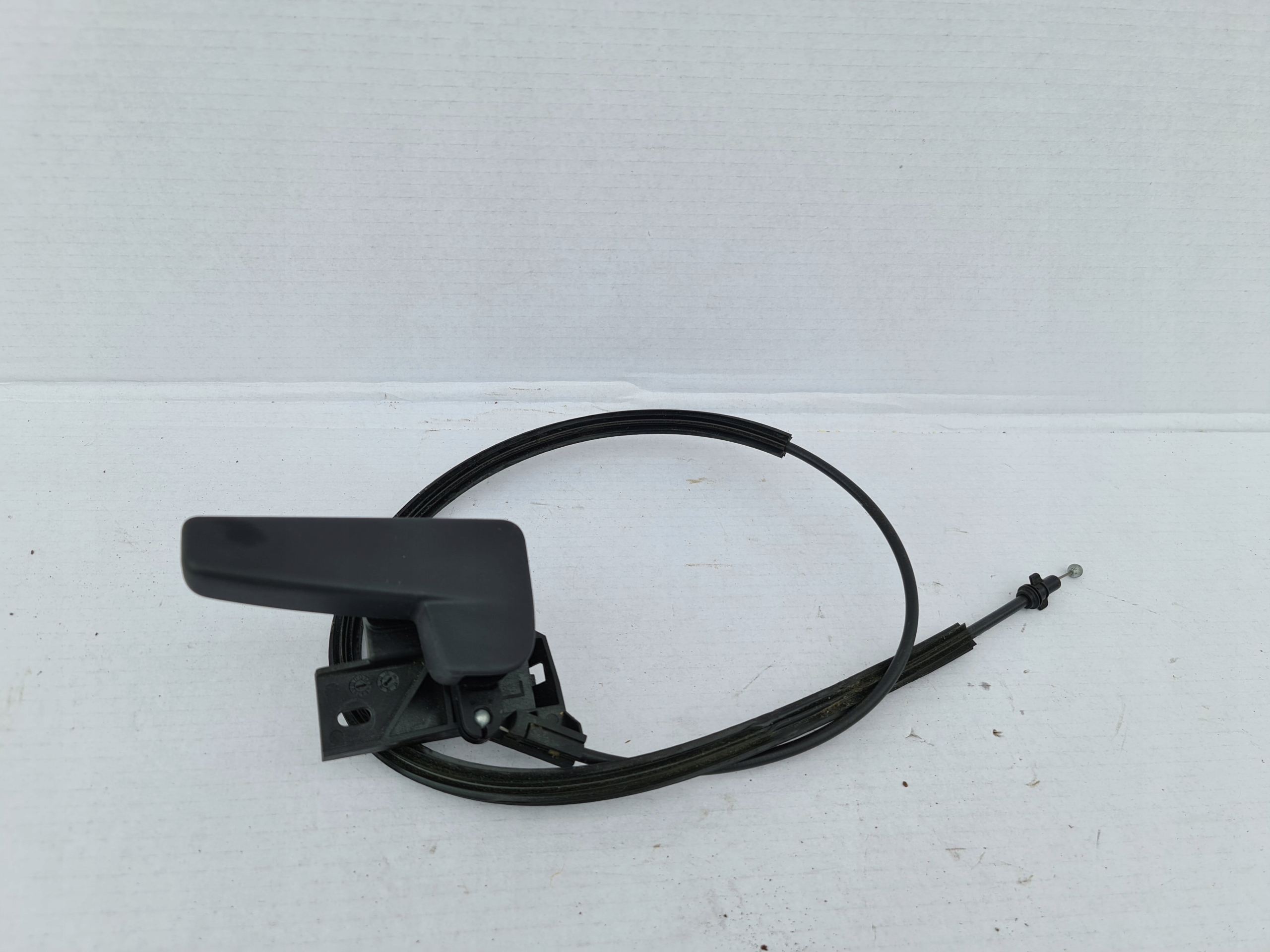 GOLF VII ТРОС ОТКРЫВАНИЯ КАПОТА 5G082358 B