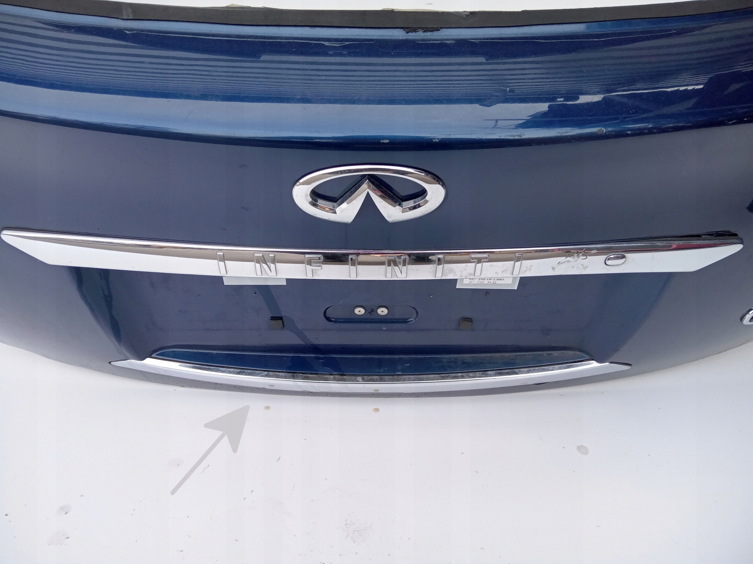 LISTWA KLAPY CHROM DOLNA KRÓTKA INFINITI QX70 FX Producent części Infiniti OE