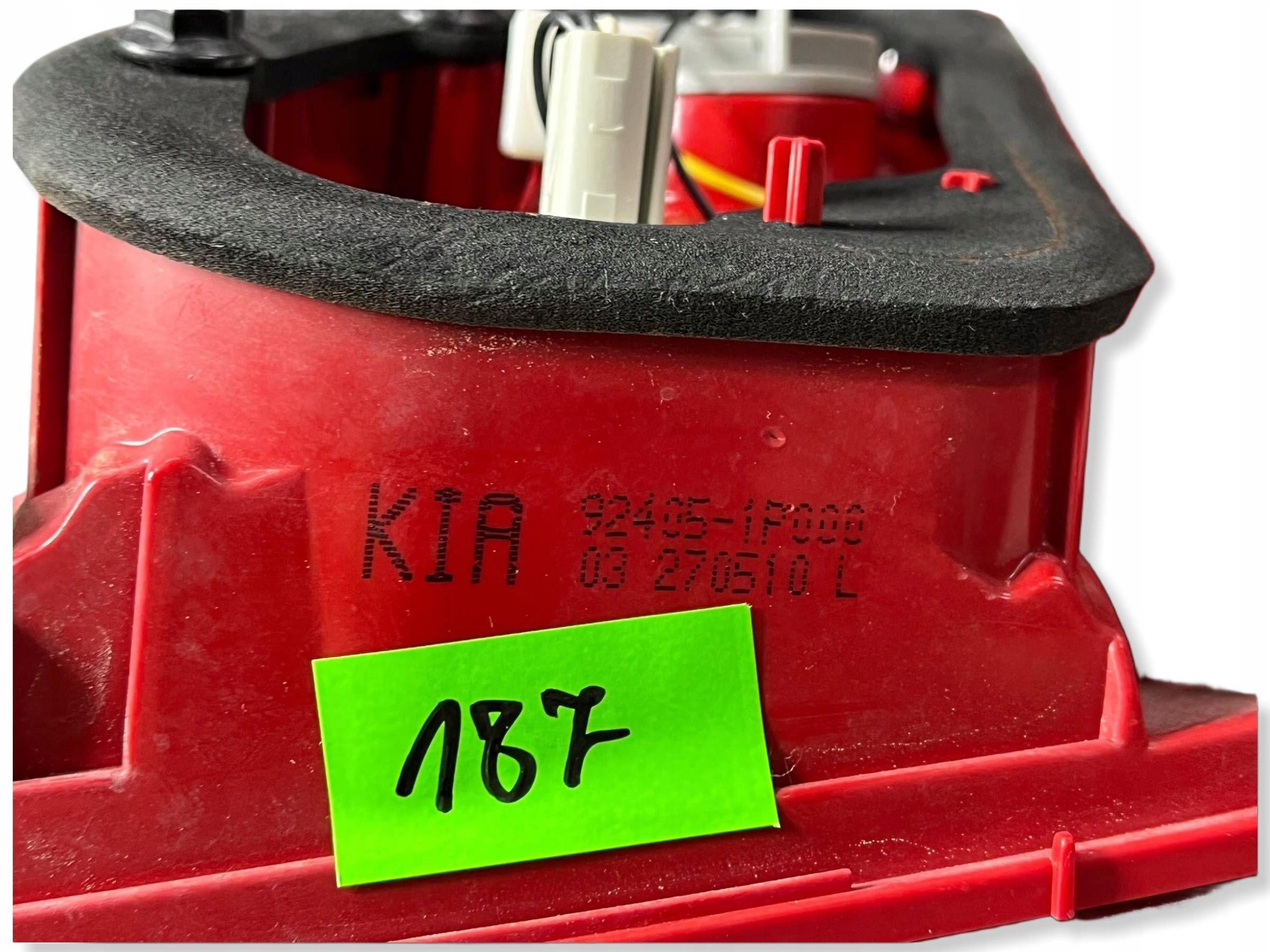 light left rear part rear left to the bonnet KIA VENGA YN 10-19 92405-1P000