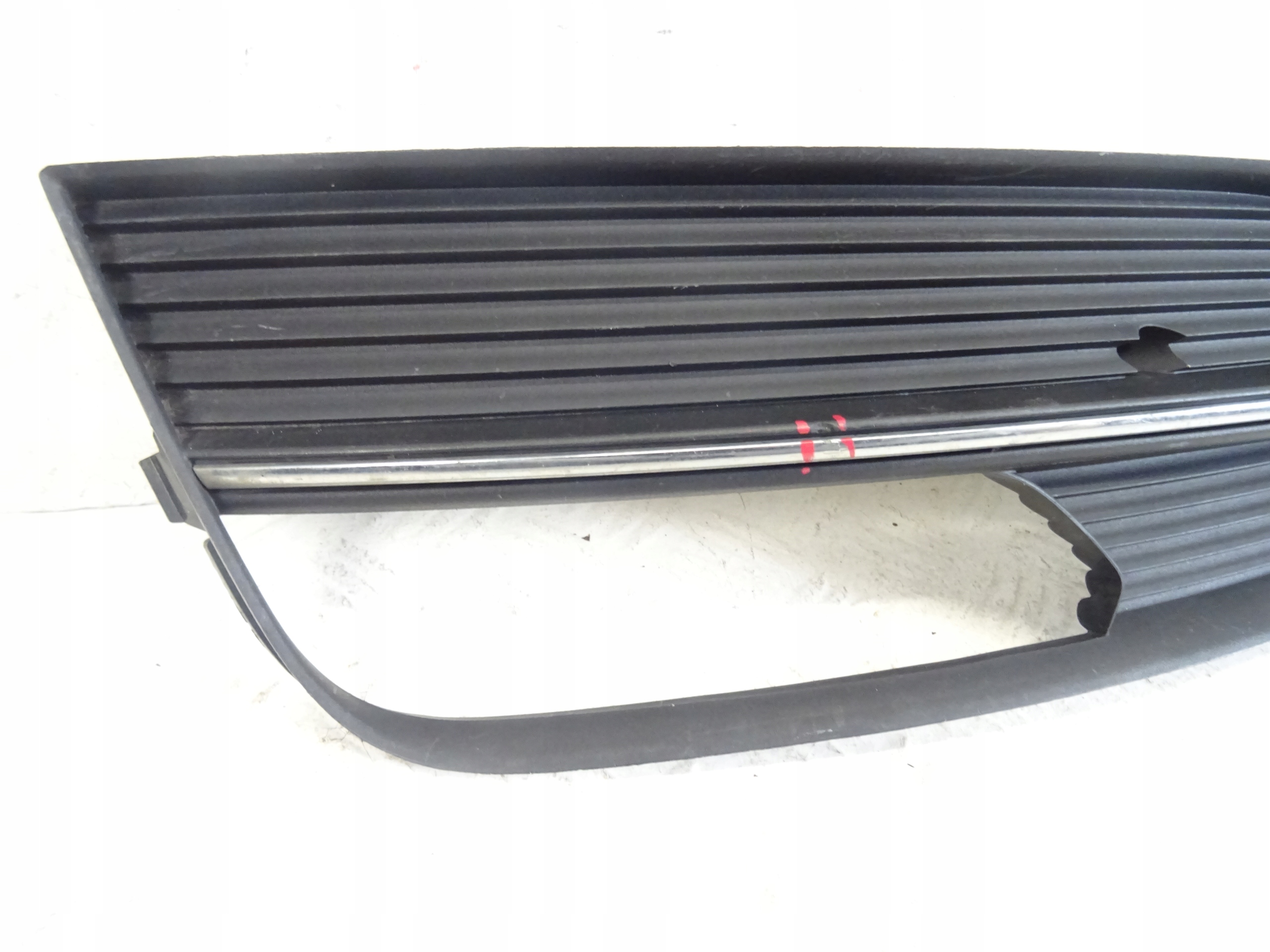grid of a bumper front front left AUDI A3 8V 8V3807681A