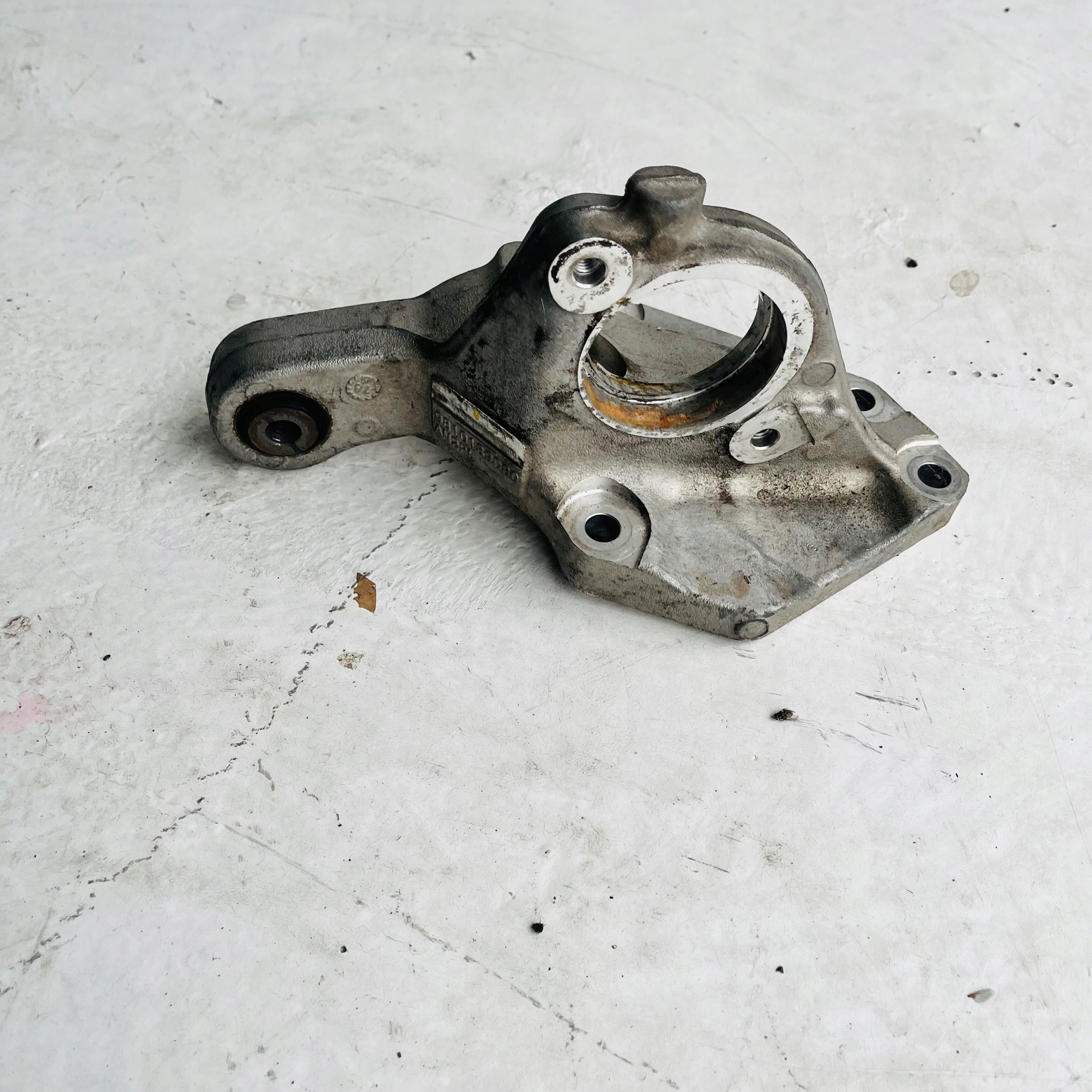 ОПОРА ПОЛУОСИ DS 7 2.0 BLUE HDI 9810139080