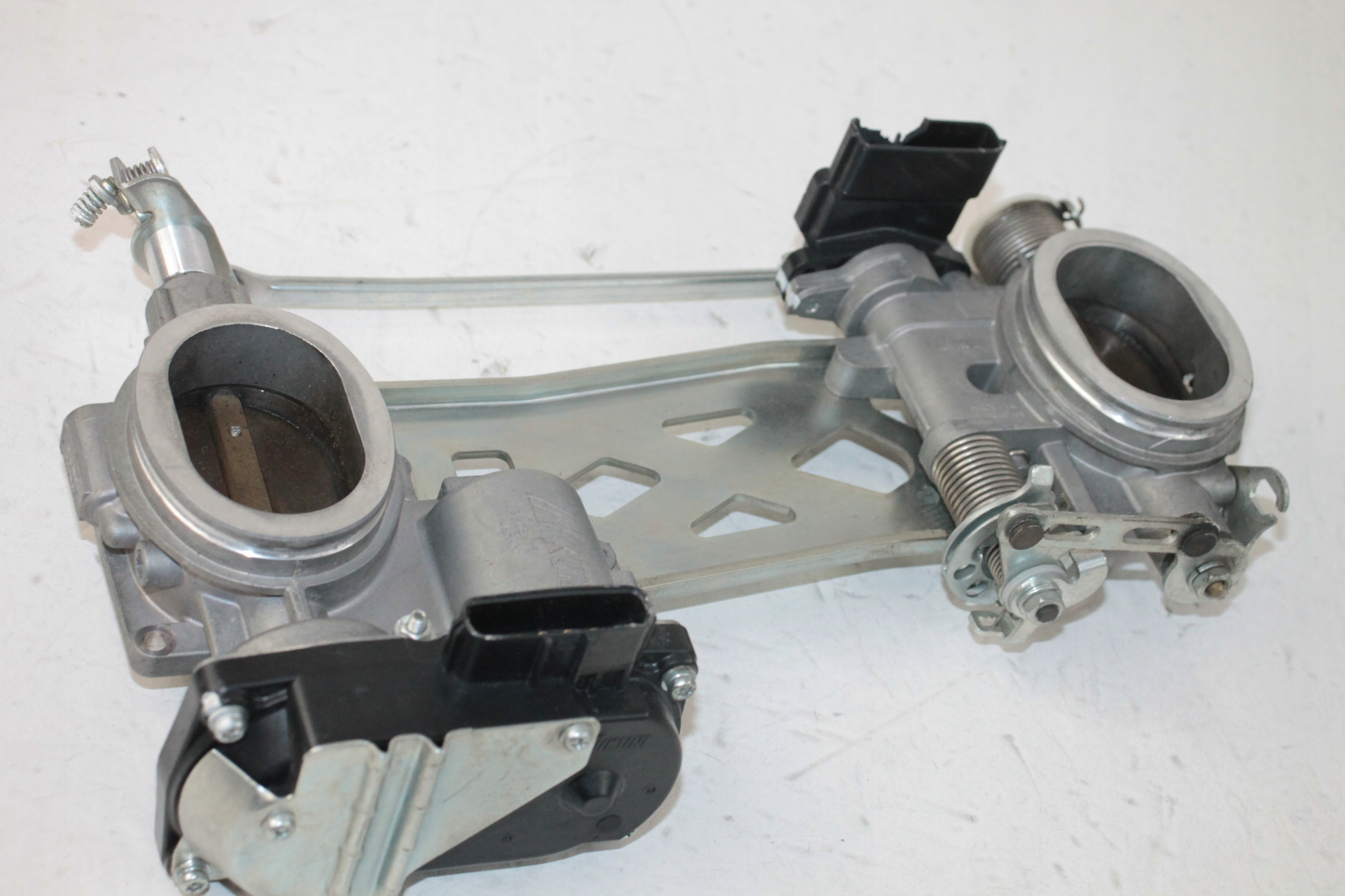 MULTI04 - DUCATI MULTISTRADA 1200 ДРОССЕЛЬНАЯ ЗАСЛОНКА