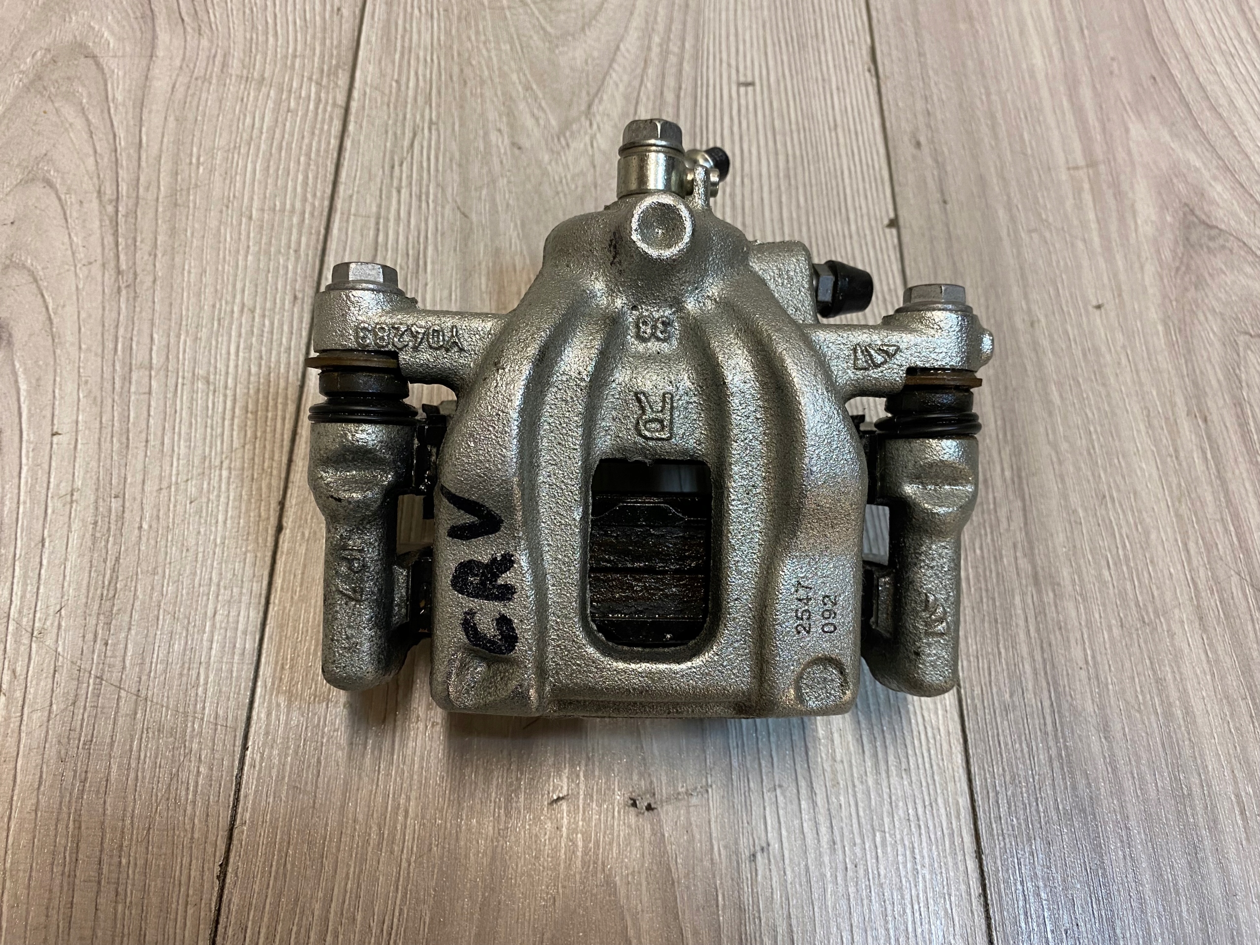 HONDA CR-V IV ГАЛЬМІВНИЙ СУПОРТ ЗАДНІЙ ПРАВИЙ ЗАДНІЙ