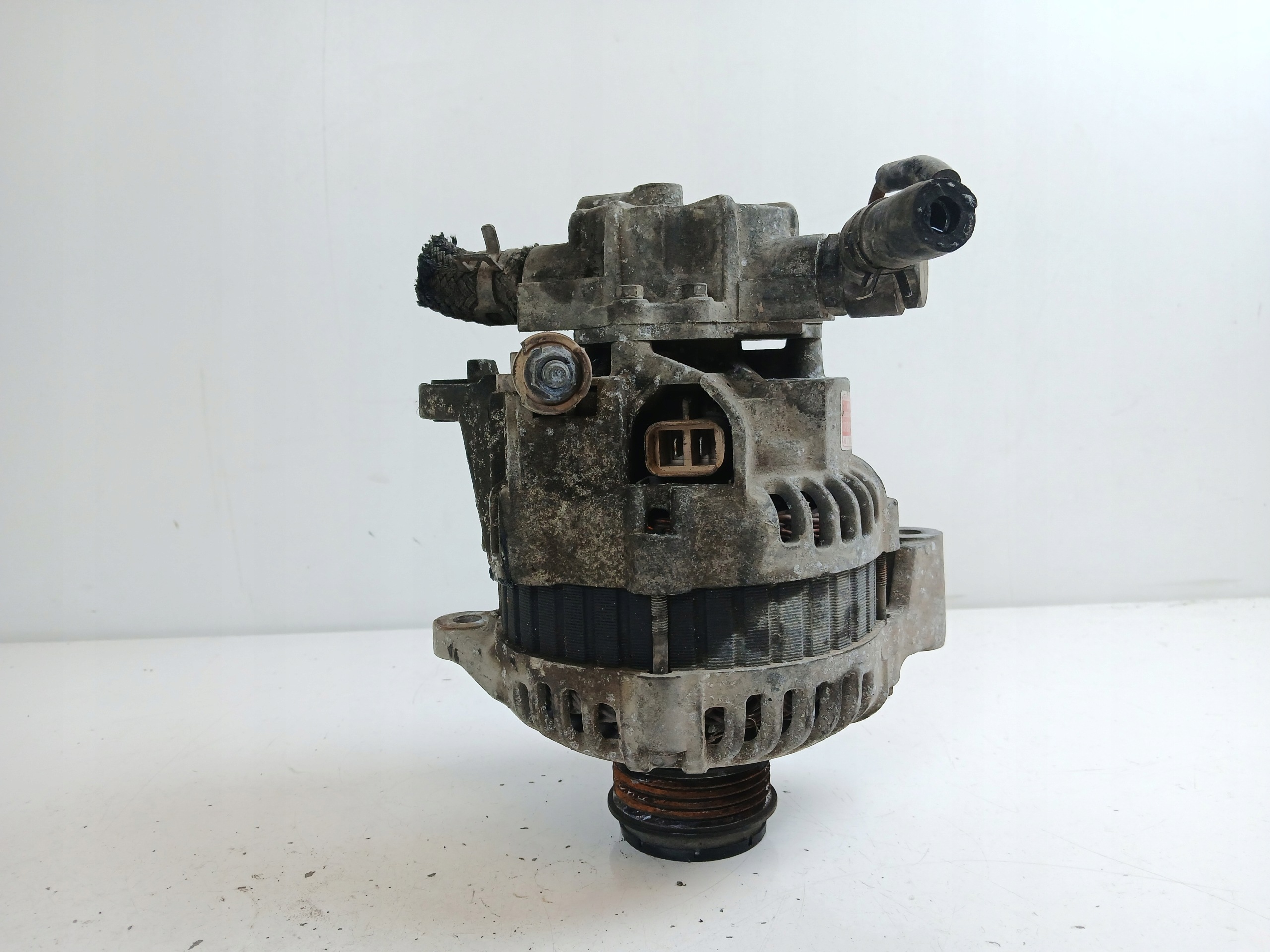 HYUNDAI TERRACAN e 2.9 CRDI alternatore 37300-4X503 110A