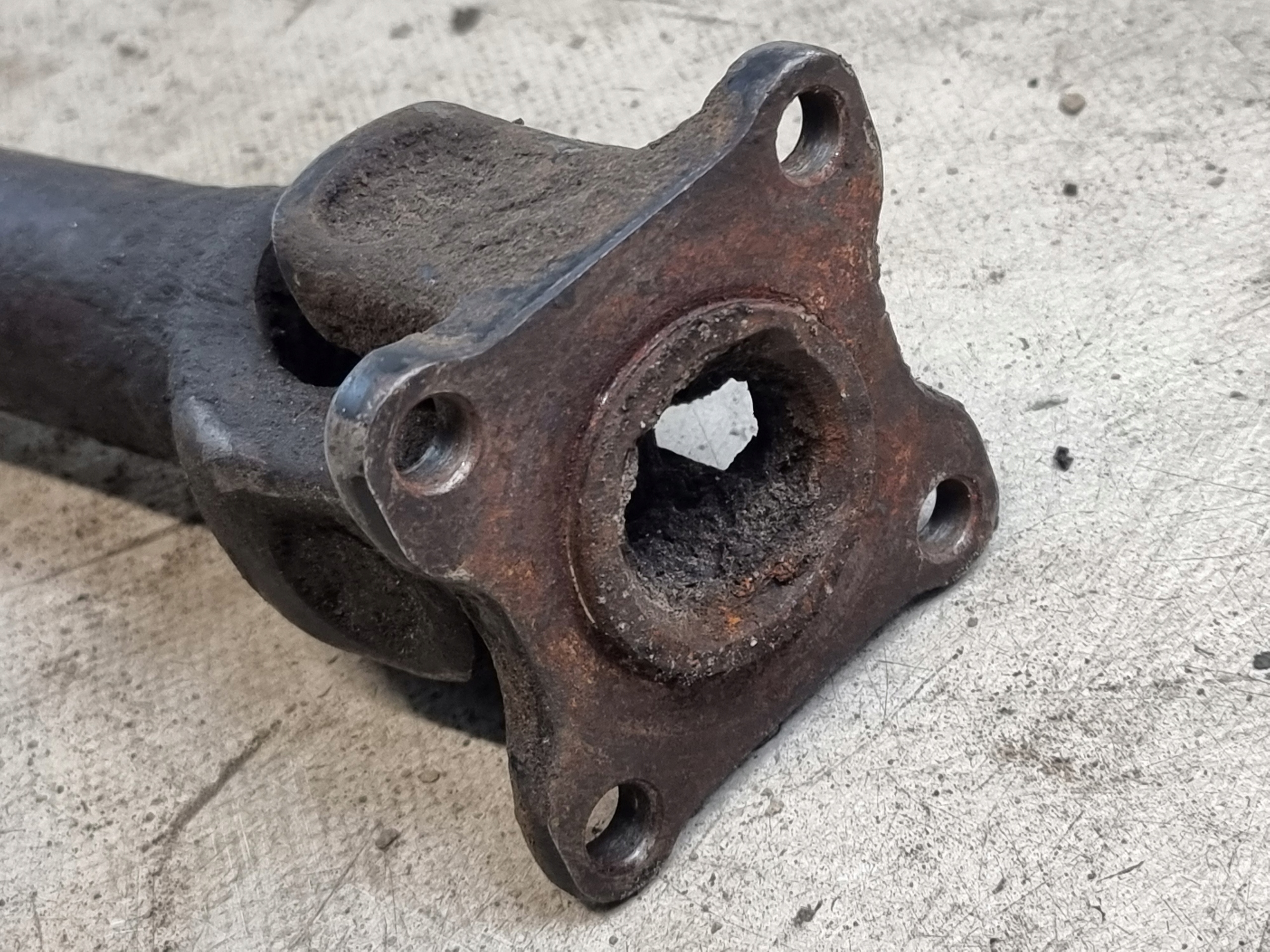 crank front SUZUKI VITARA and 1.6B 59KW 1992r