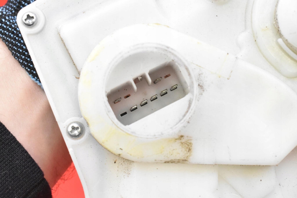 lock door left front front EU SUZUKI SWIFT 4 IV MK6 5D 04-10