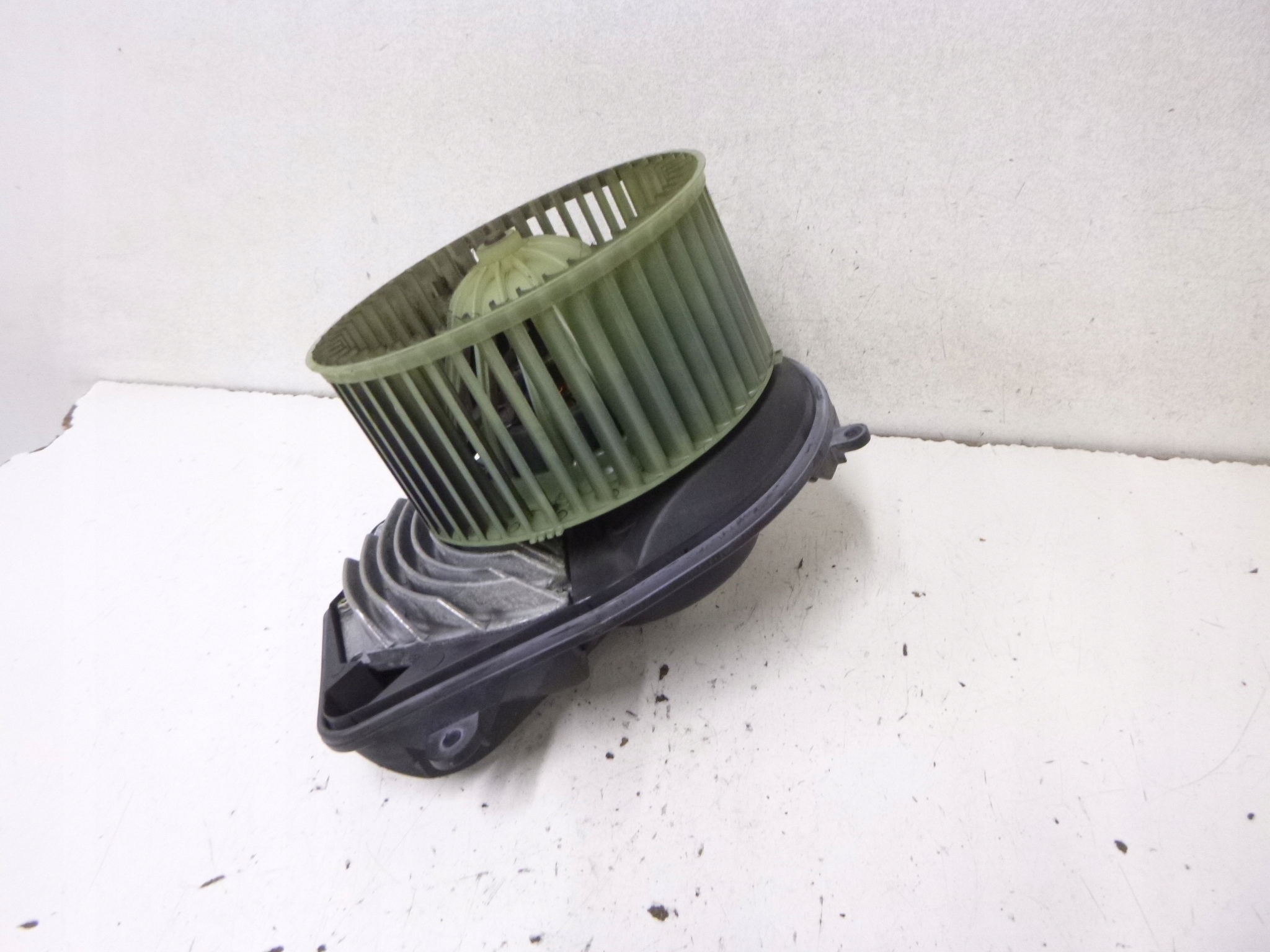 heating air conditioning devices Audi A4 B5 1.6 1997r. 8D1820021