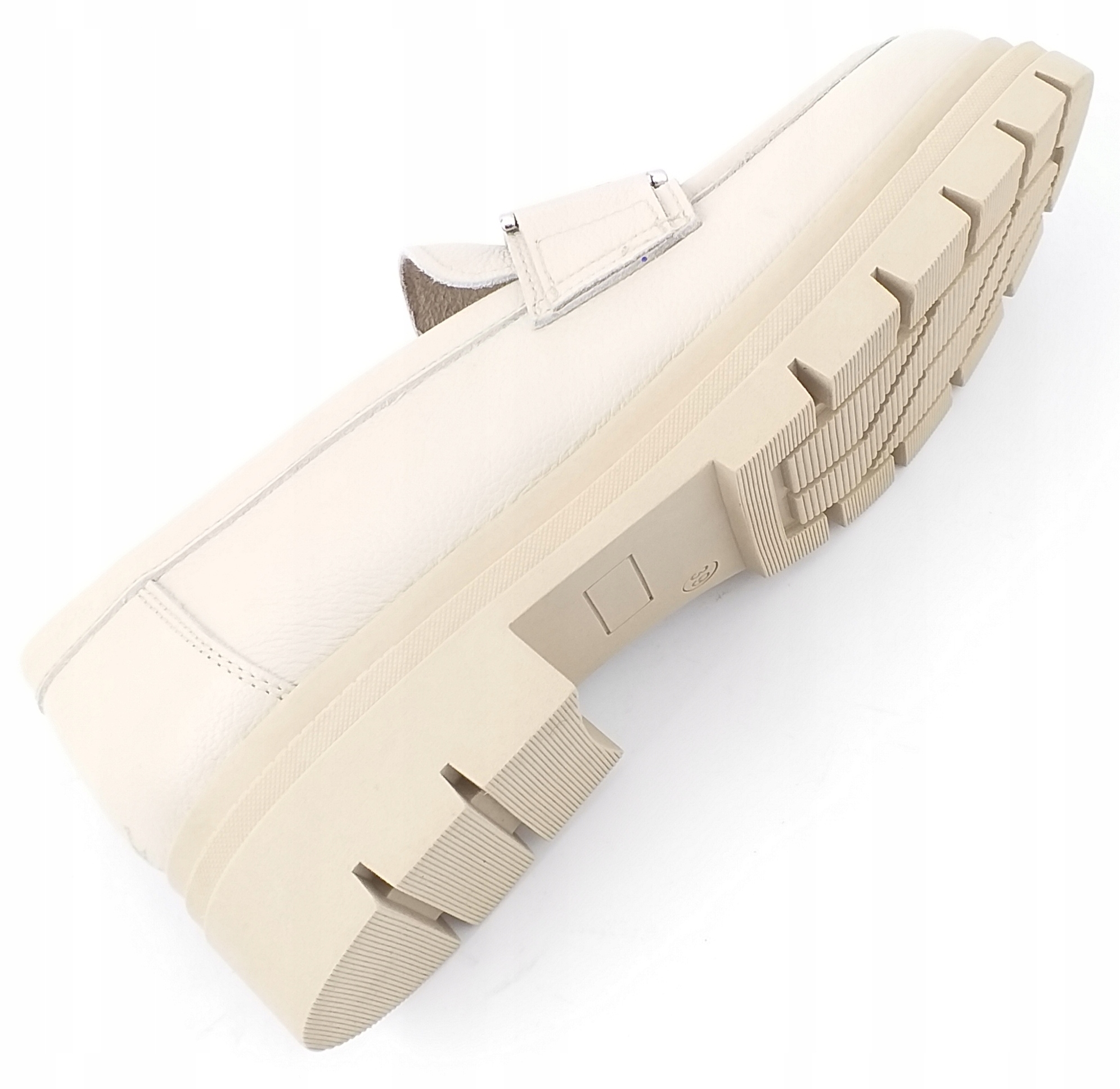 MOKASYNY NESSI 24596 PÓŁBUTY LEKKIE DAMSKIE SKÓRA NATURALNA BEŻOWE 40 Wzór dominujący bez wzoru