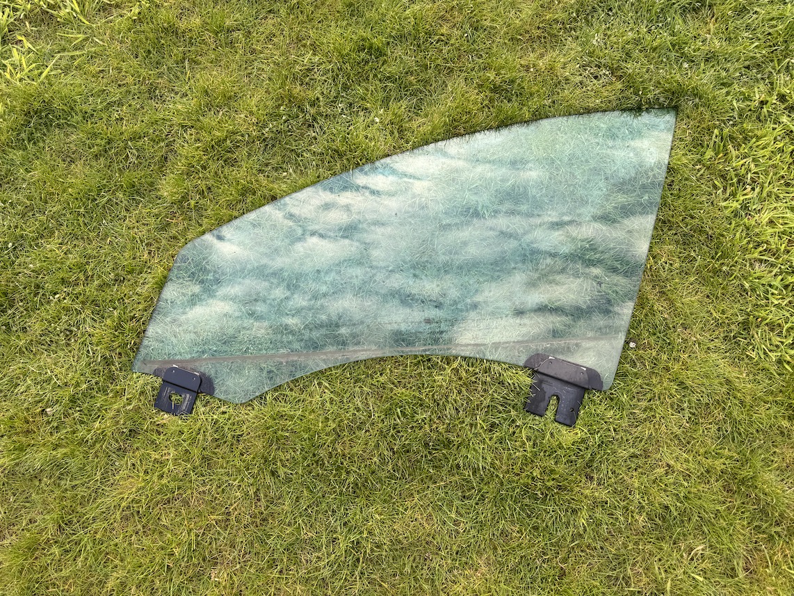 TESLA MODEL S MS SZYBA W DRZWI PRZEDNIE LEWE PRZÓD ORYGINAŁ