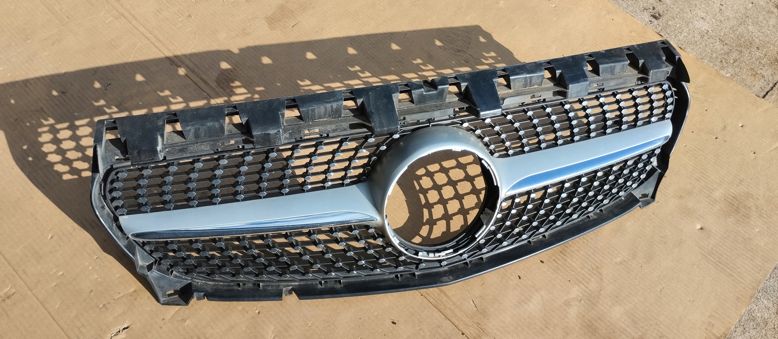 РЕШЕТКА РАДИАТОРА РЕШЁТКА БРИЛЛИАНТ MERCEDES КЛА W177 ЦЕЛОЕ ! ОРИГИНАЛ A1178880600