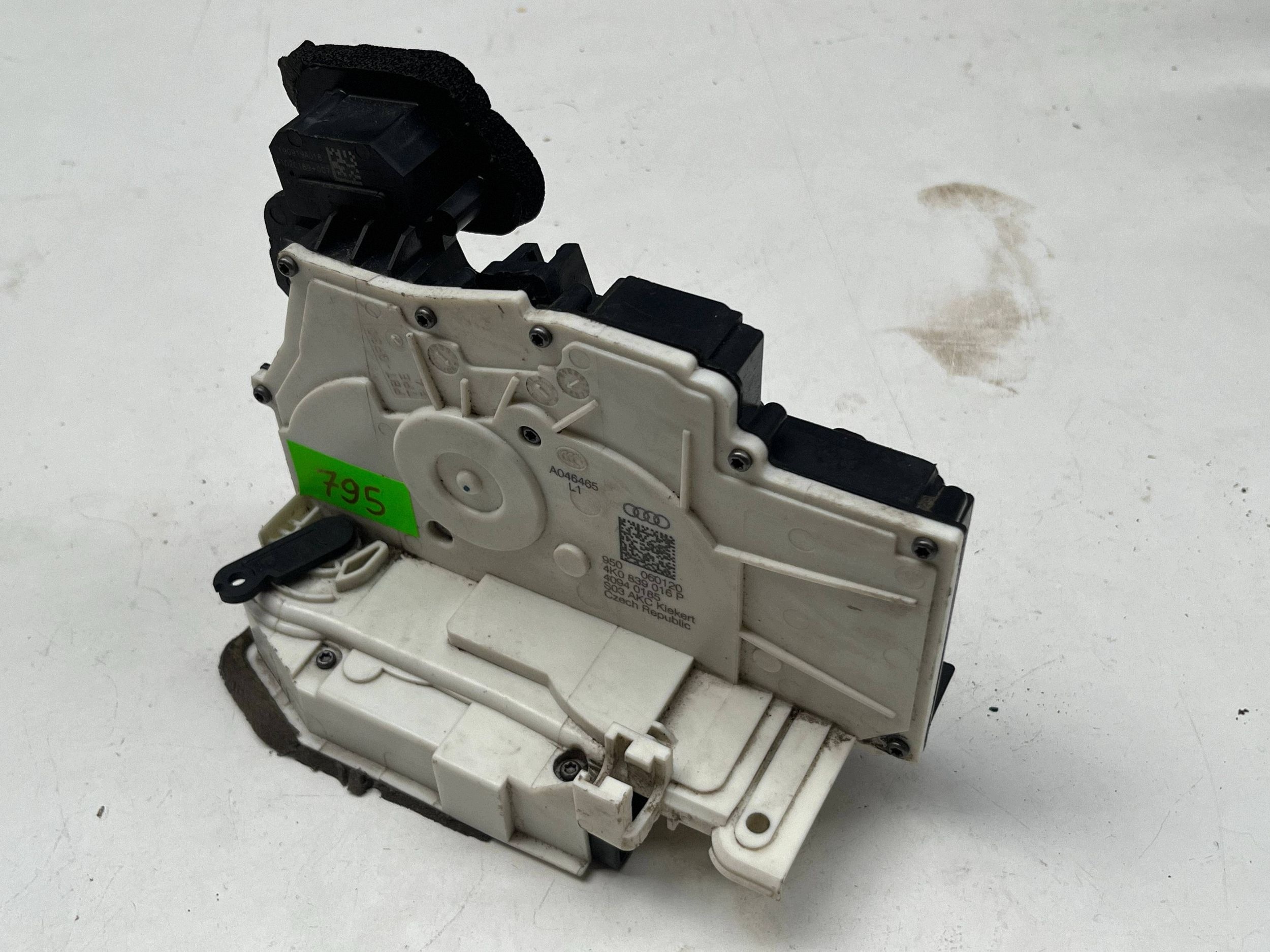 AUDI A6 C8 lock door right rear part 4K0839016P @M