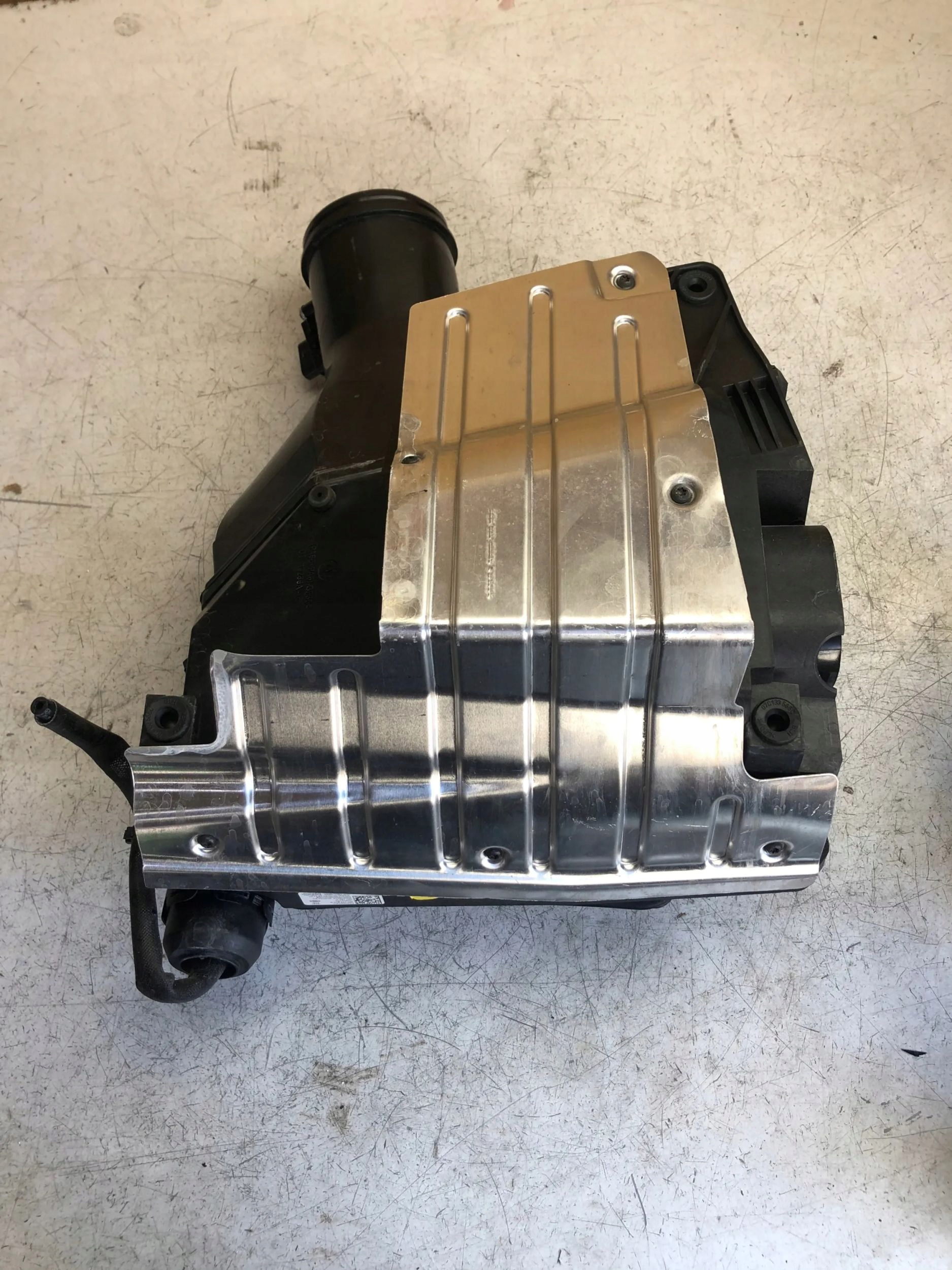AUDI R8 4S 5.2 V10 FSI Gehäuse filter 4S0133843B