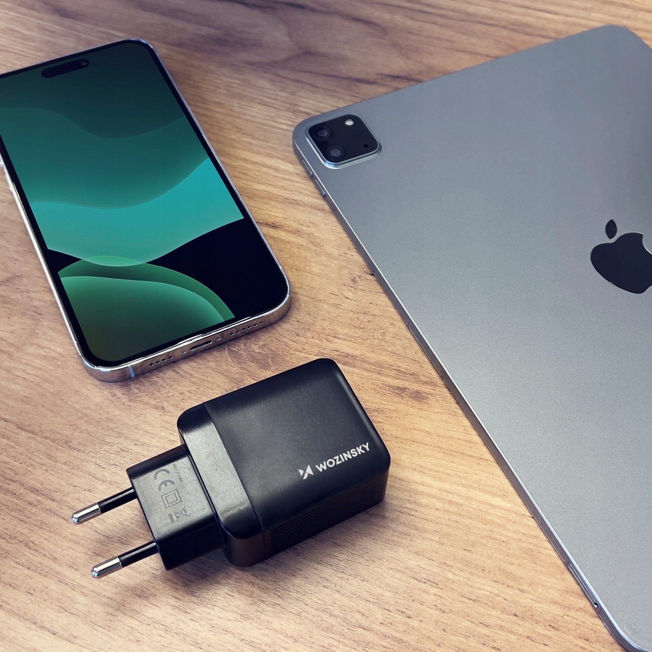 Ładowarka sieciowa z 2 portami: USB, USB C 20W Kod producenta Ładowarka sieciowa: USB, USB C 20W Brad