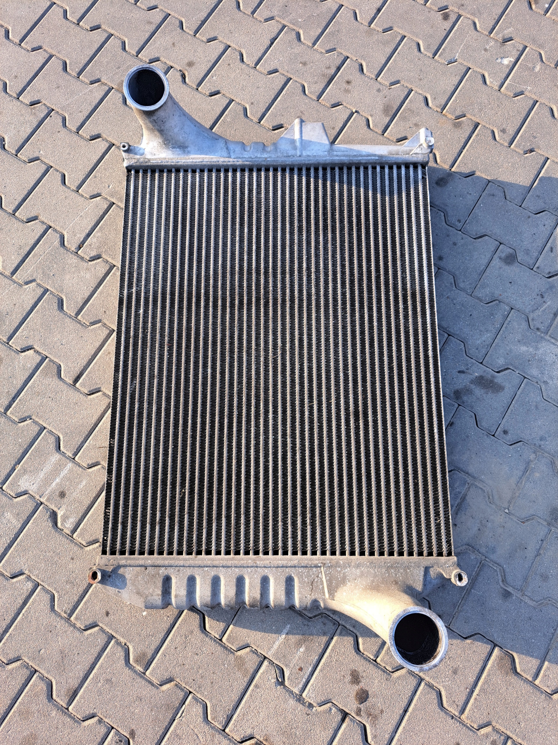 CHŁODNICA POWIETRZA INTERCOOLER VOLVO FH 12 13