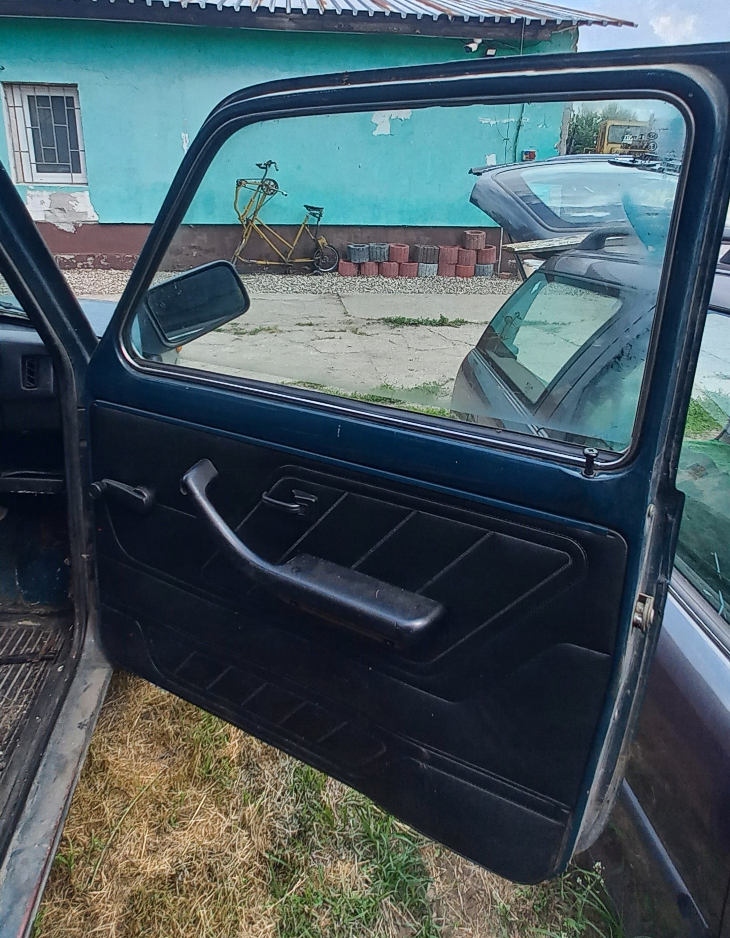 DRZWI PRZEDNIE LEWE LADA NIVA II 1995 Producent części Łada OE