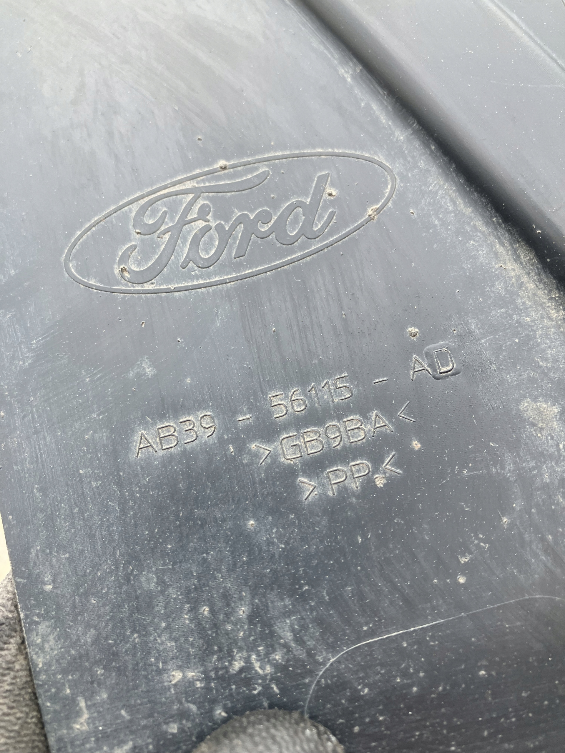 подкрылки задний левое правое FORD RANGER 15-