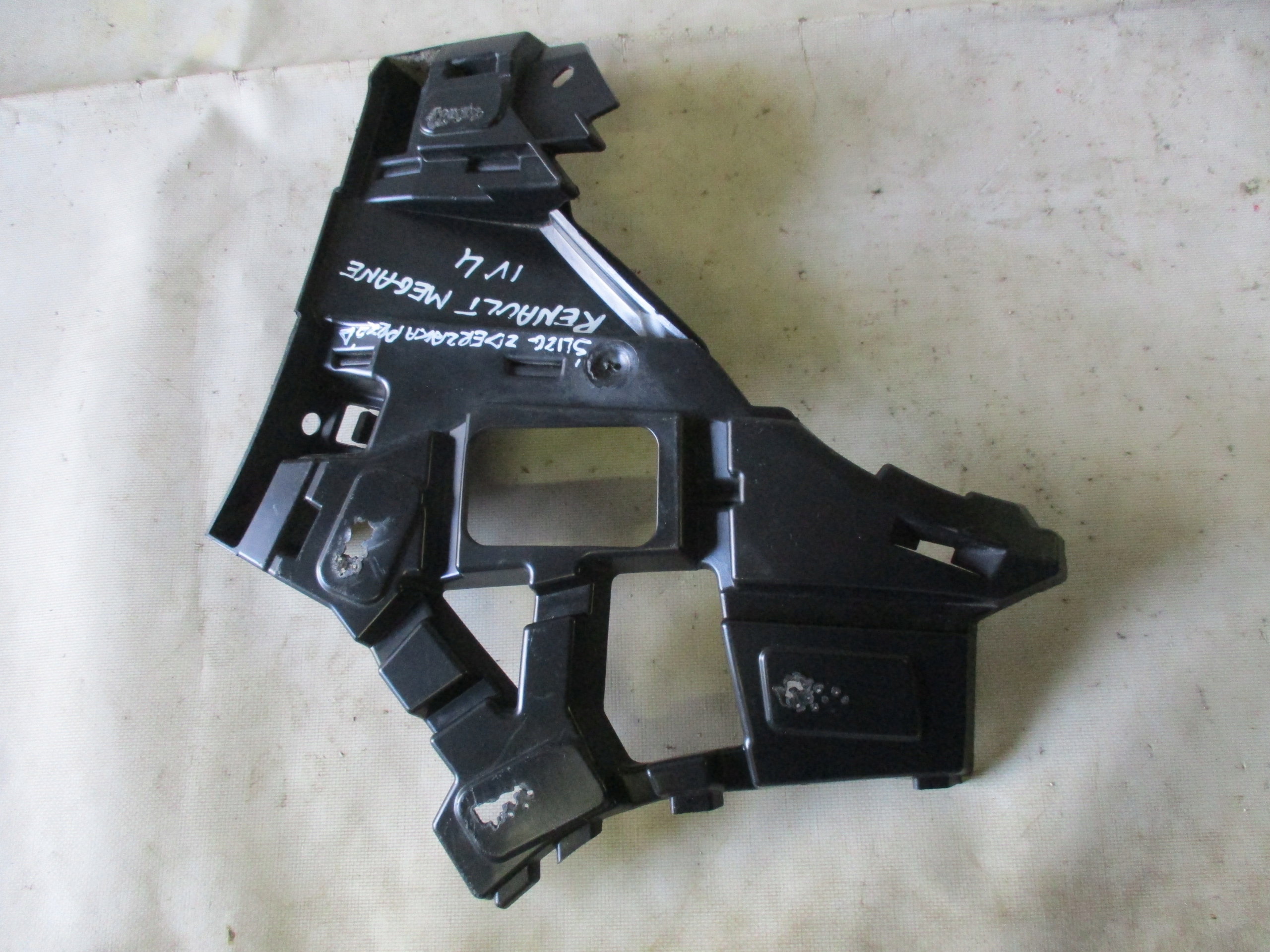 bumper bracket left front front Renault Megane 4 IV 620438925R