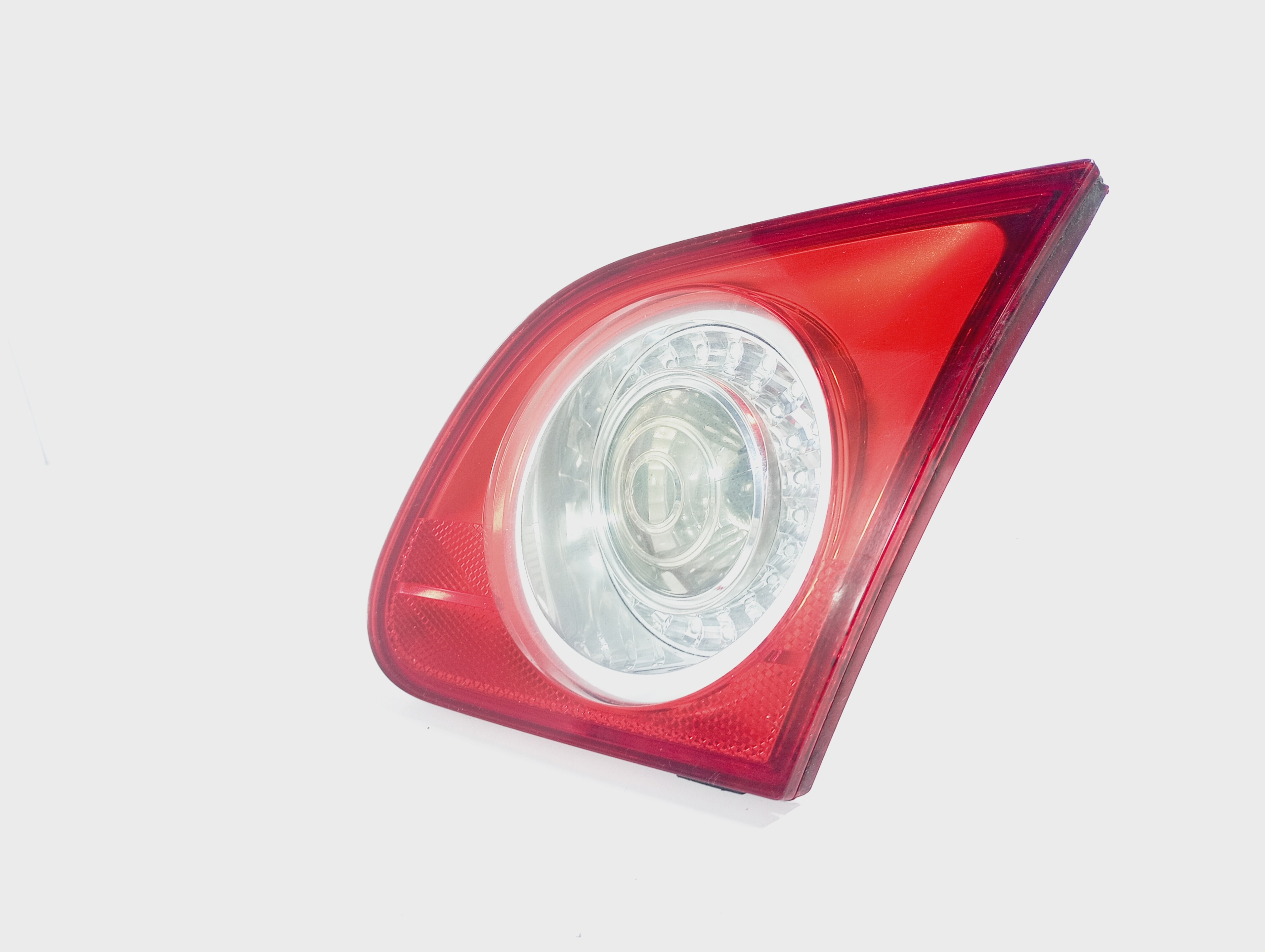 light right to the bonnet OE 3C5945094C VW Passat B6 05-10