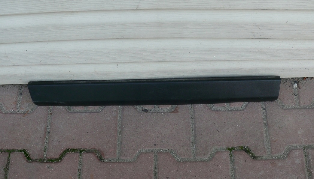 moulding lower door left rear part VW PASSAT B5 LIFT