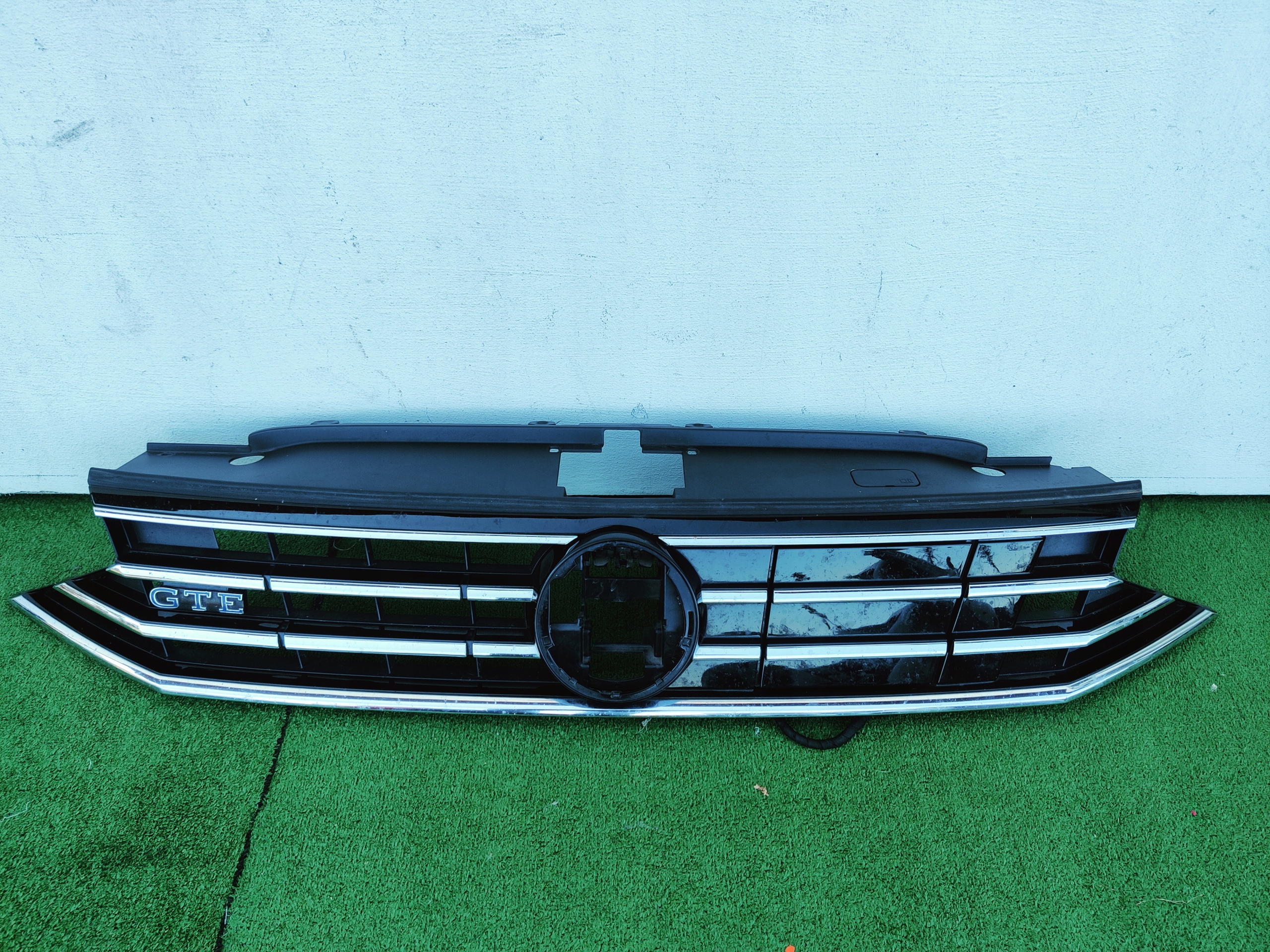 VW Passat B8 Kühlergrill FRONTGRILL Kühlergitter 3G0853653P - Thumbnail 1