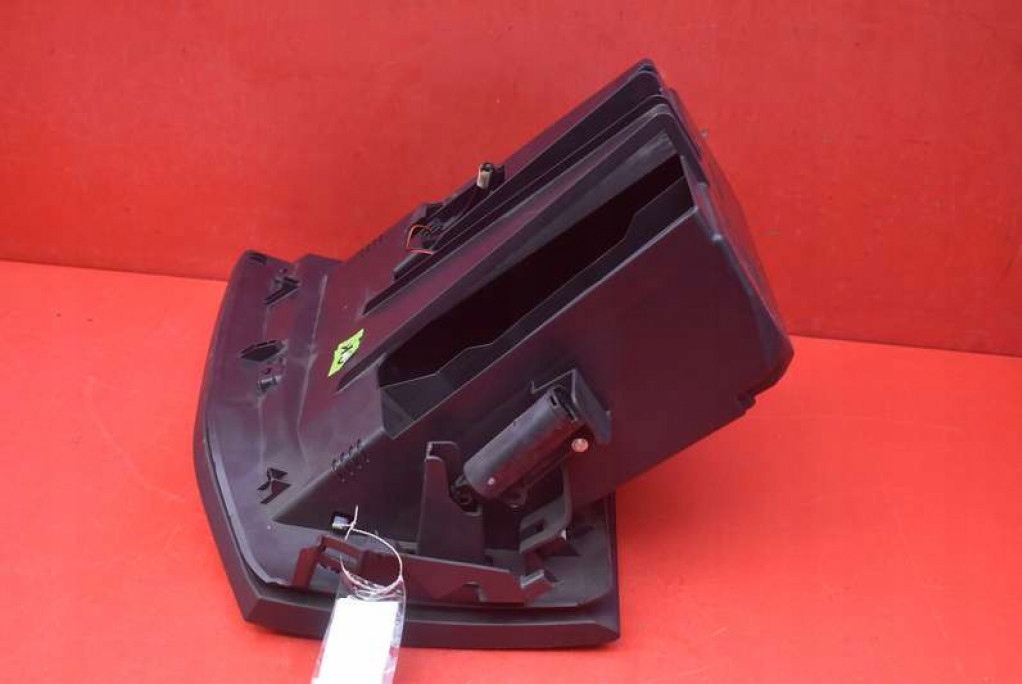 бардачок пассажира европа BM51A06044 FORD Focus MK3 11-15