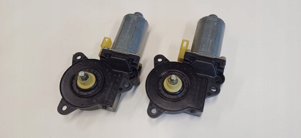 FORD FIESTA MK6 03R 5D SILNICZEK SZYBY LEWY PRZOD 0130821938