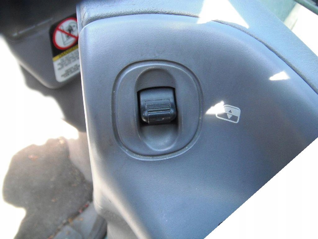 CHRYSLER VOYAGER PRZEŁACZNIK SZYBY PRAWY PRZÓD