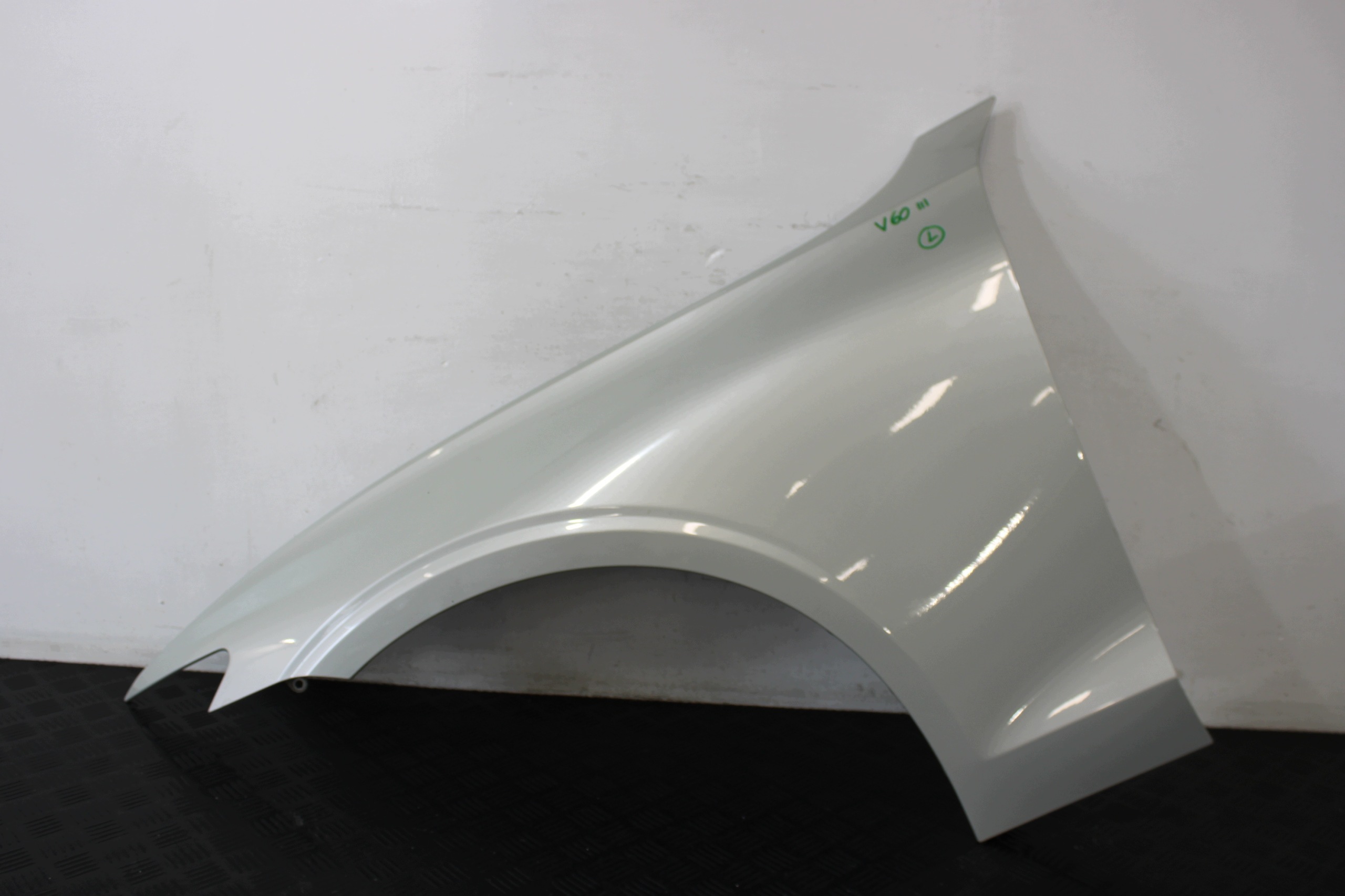 fender left front front VOLVO S60 V60 III 3 2.0 D KOMBI