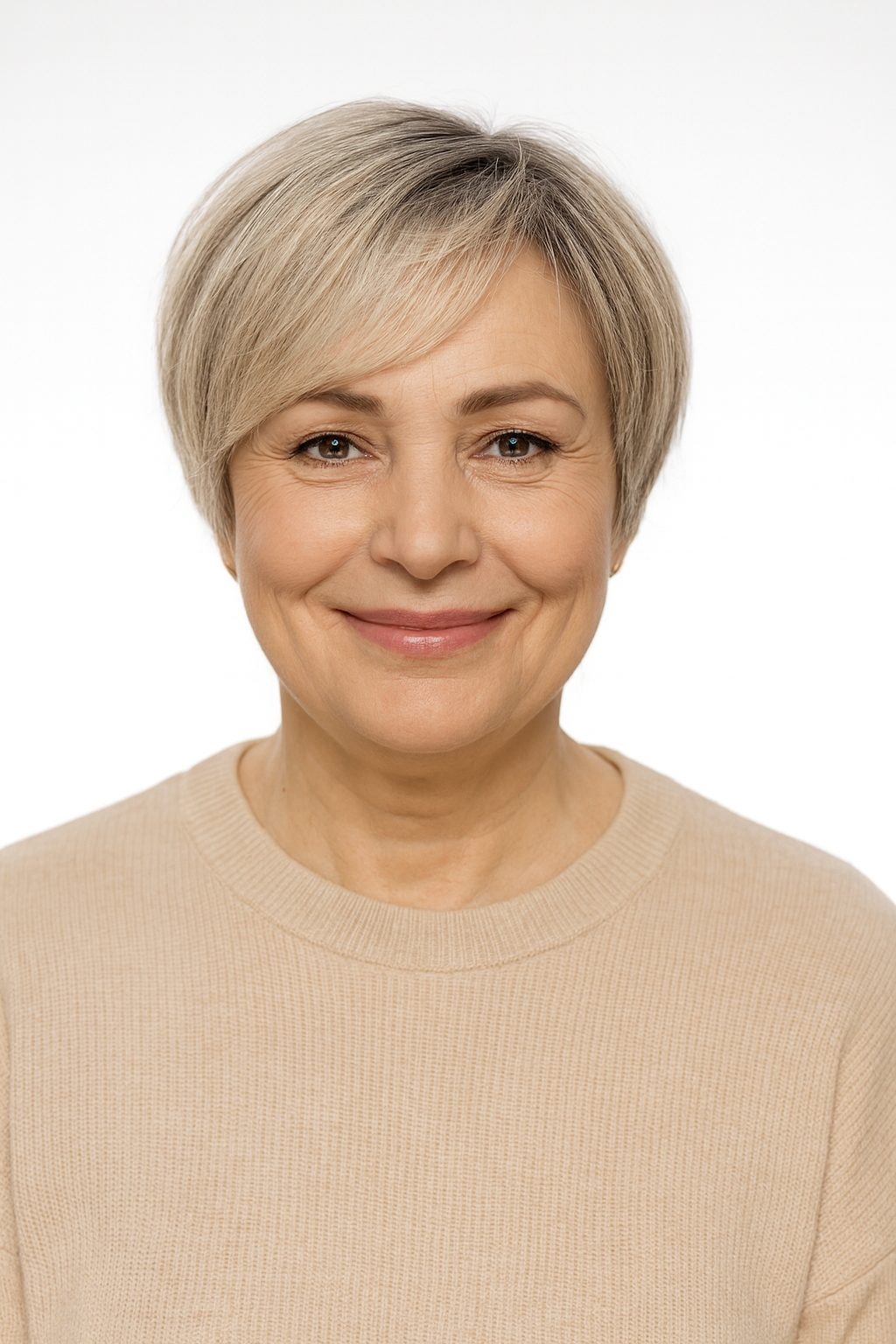 Krátká přírodní paruka s asymetrickou ofinou Eincharonia 2 mono lace