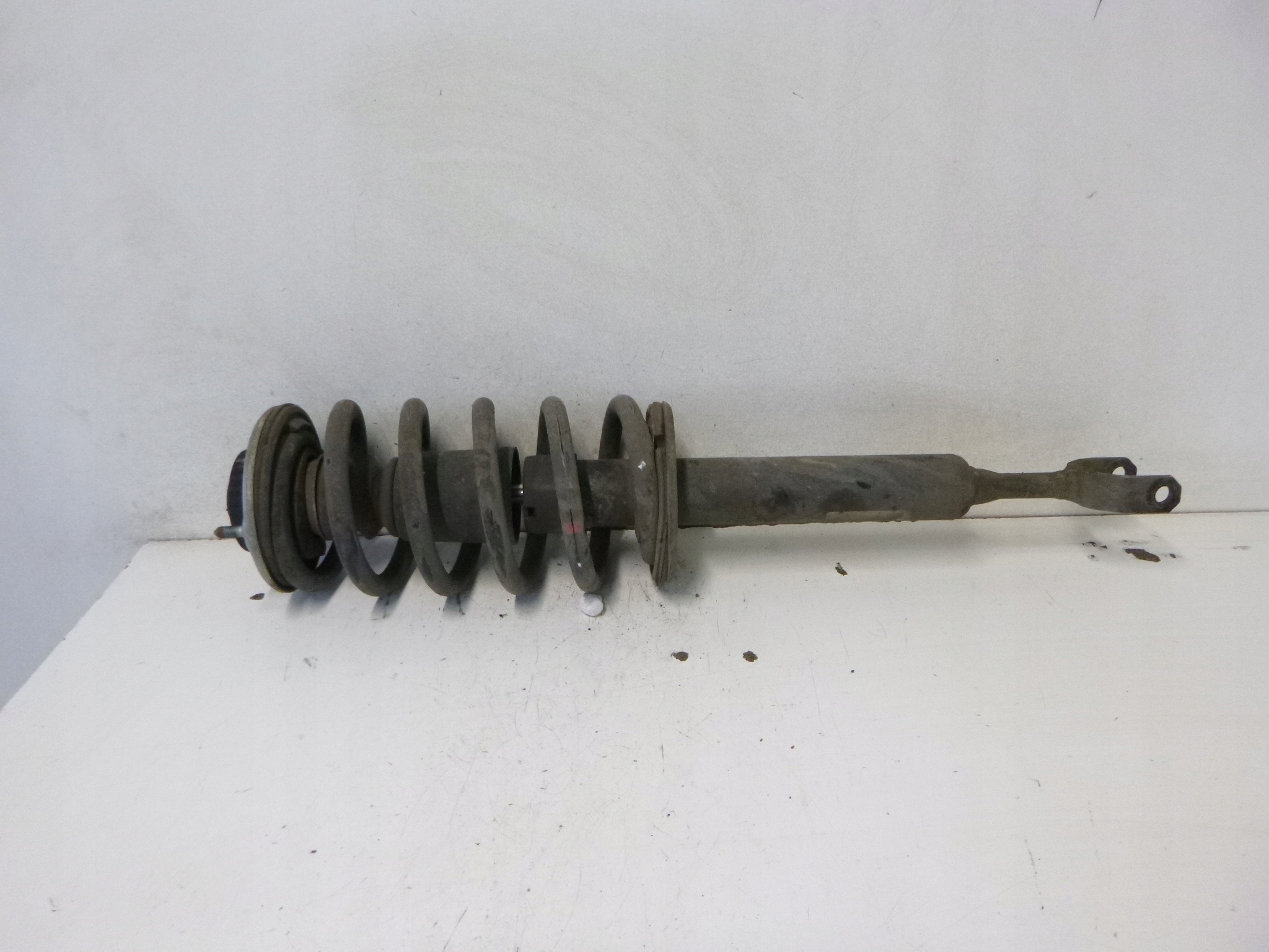 shock absorber front Audi A6 C5 2.5TDi 2001r.