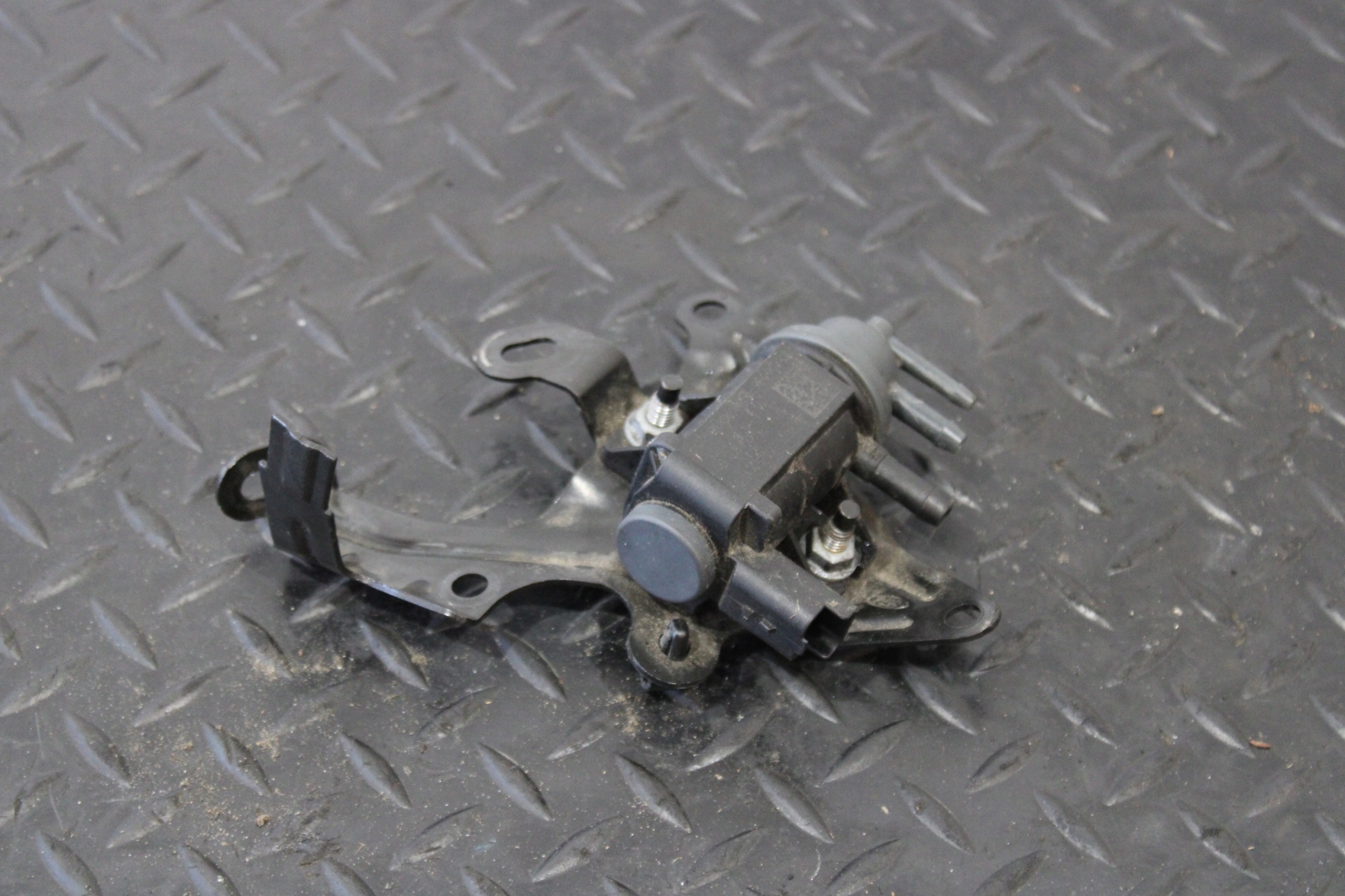 a pressione FORD FIESTA MK8 H6BG-9F490-GA