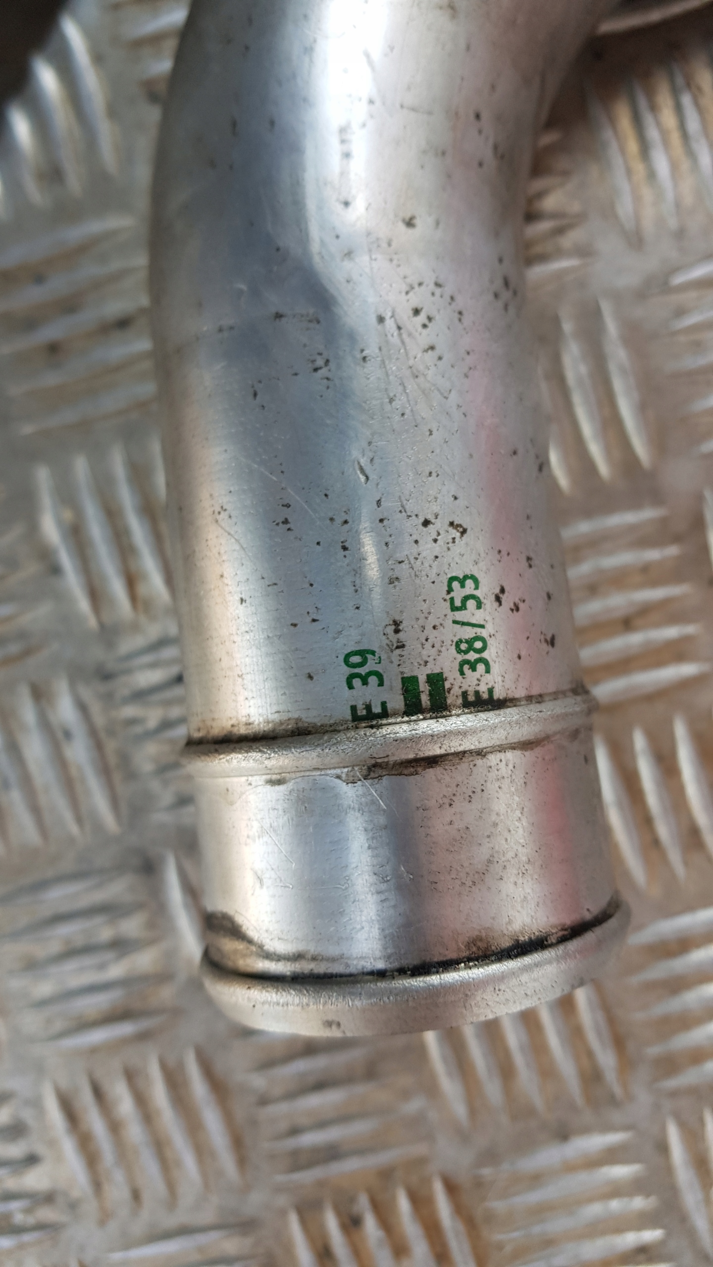 BMW E39 3.0D vedení intercoolera 2249669E