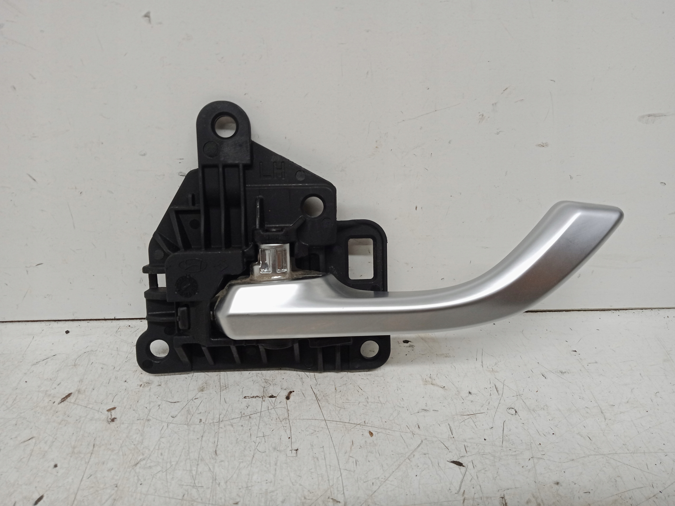 HYUNDAI I30 III HB handle inner left front 82613-G4000 2017