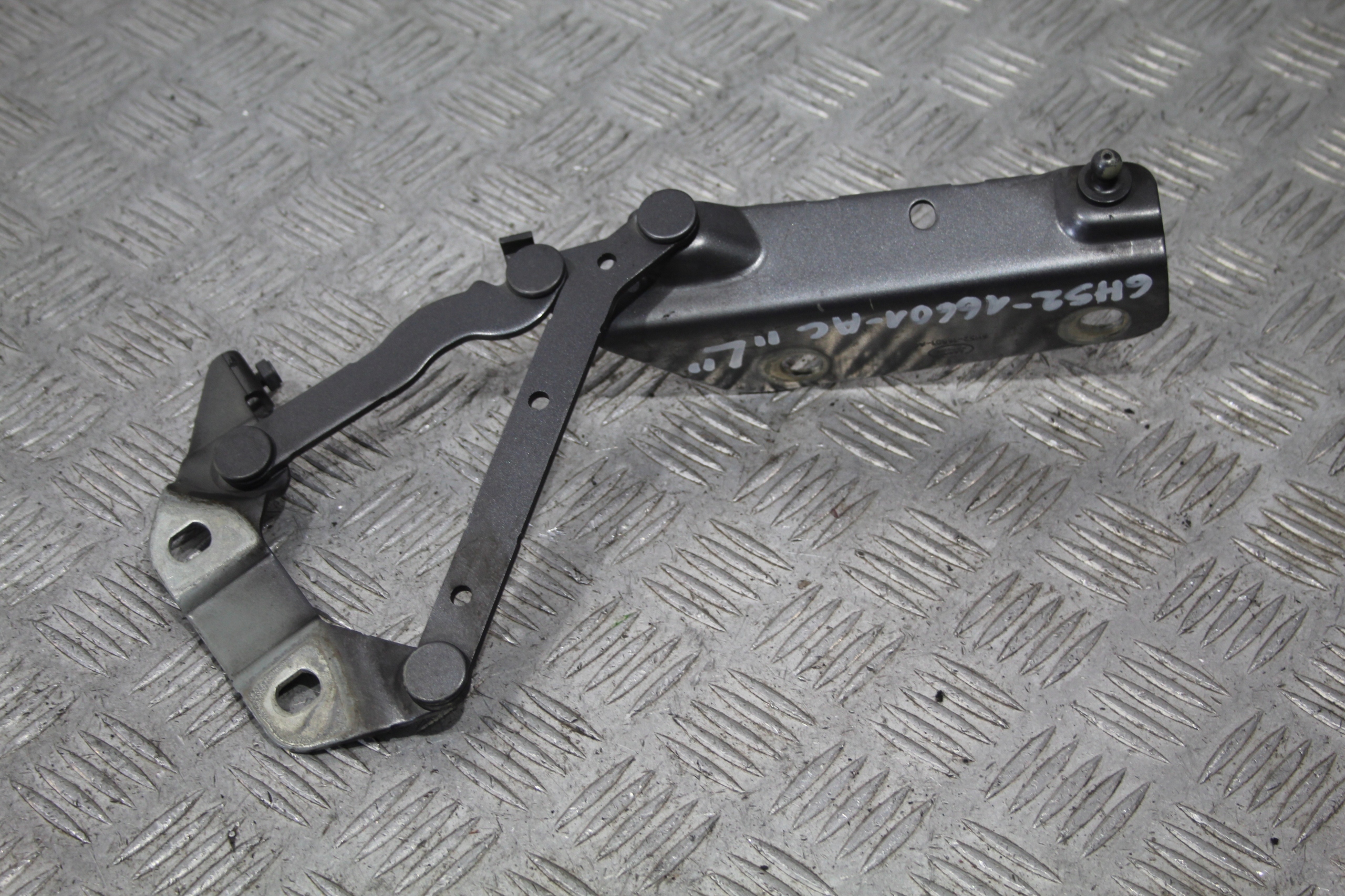 hinge bonnets left EVOQUE DYNAMIC LIFT