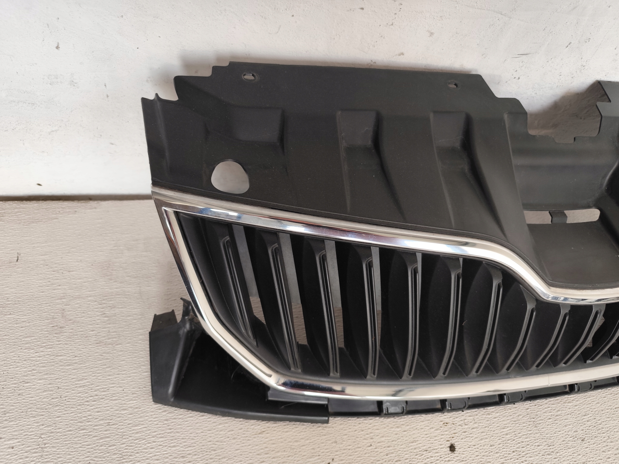 SKODA FABIA III 2015 Grill Grill CHROM