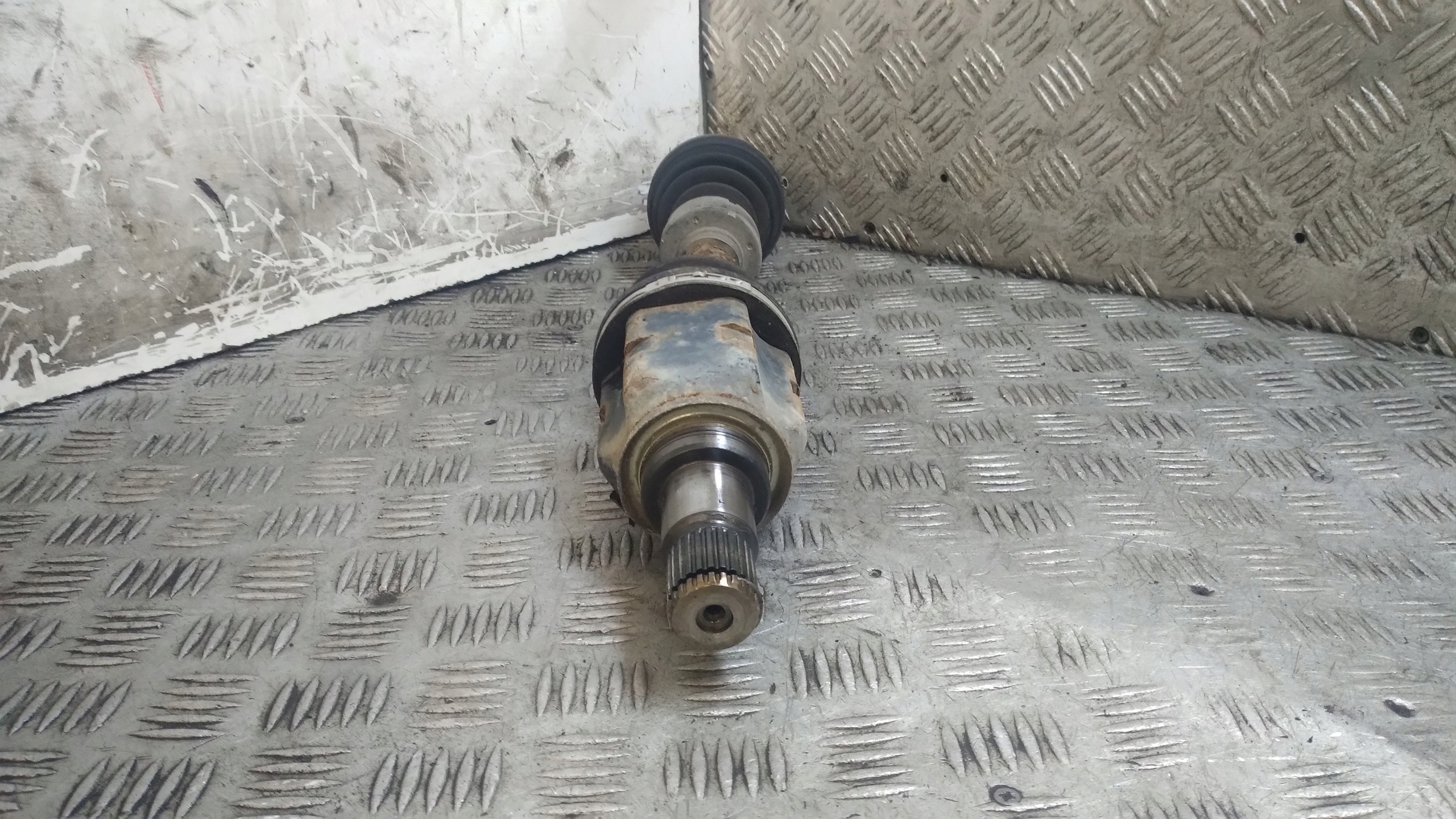 semi-axis semi-axis left front TOYOTA AVENSIS T27