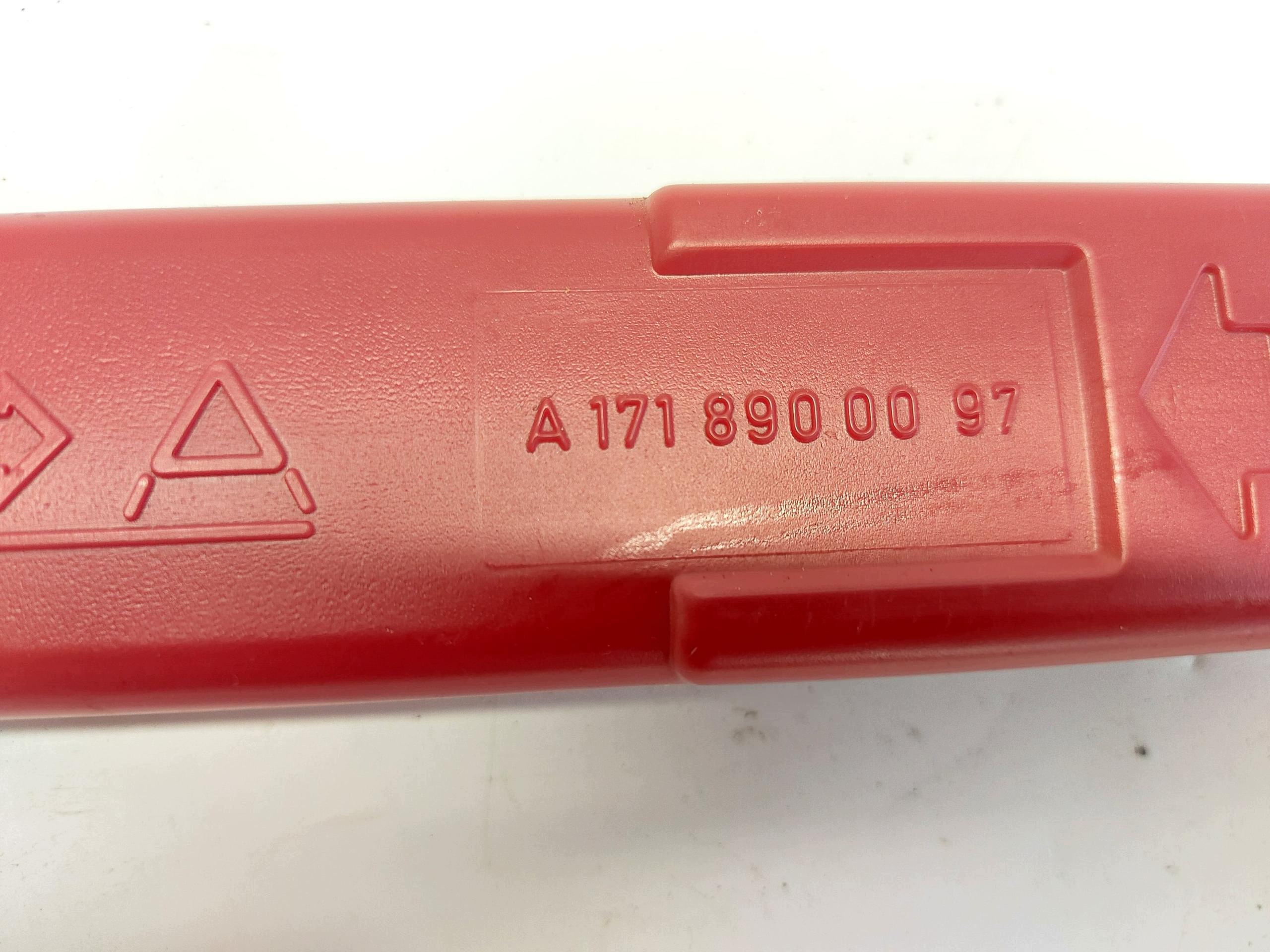 MERCEDES W213 E300de Kombi triangle warning A1718900097