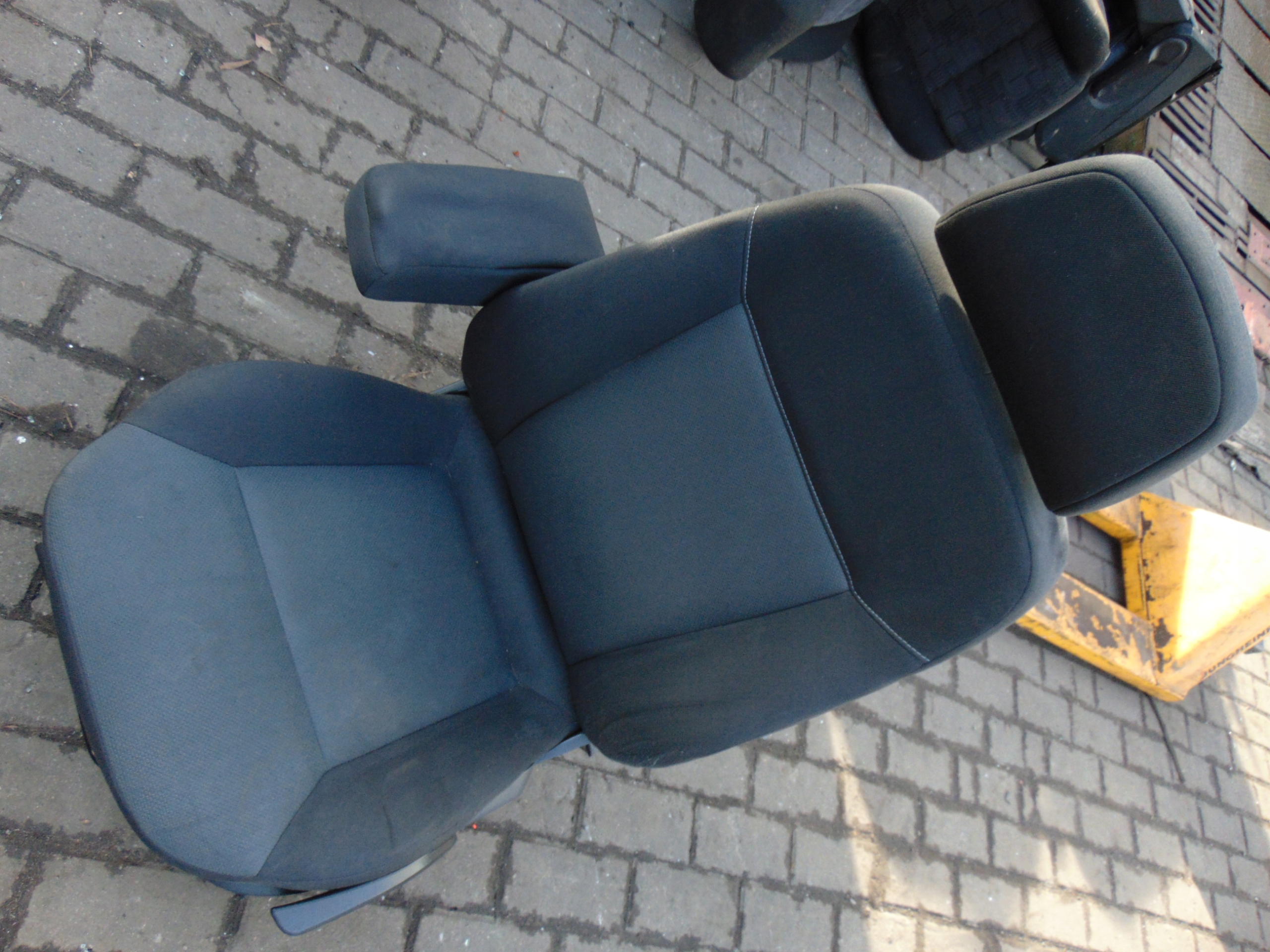 кресло левый с opel Zafira II b европа